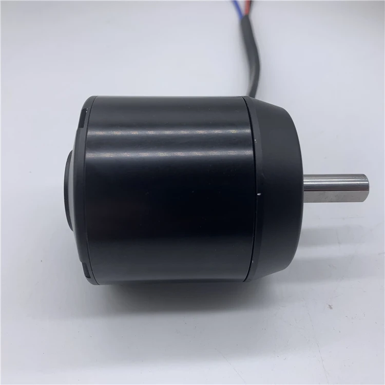 The new wireless remote control four-wheel skateboard g car motor 6384 off-road vehicle has inductive brushless motor thruster p