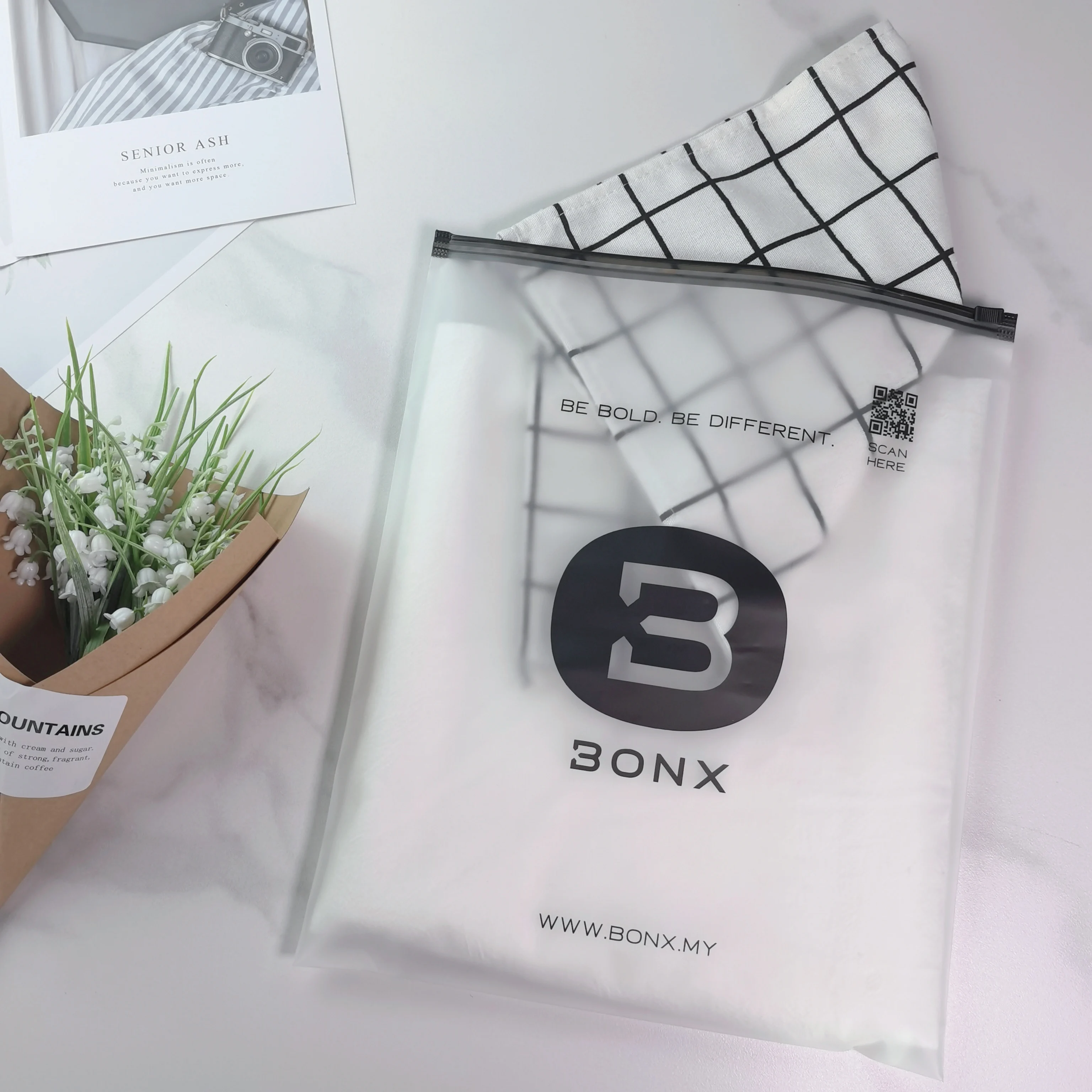 Plastic Clothes Plastic Zipper Bag Plastic Clear Zip Lock Bags Custom Frosted Zipper Bags For T Shirts