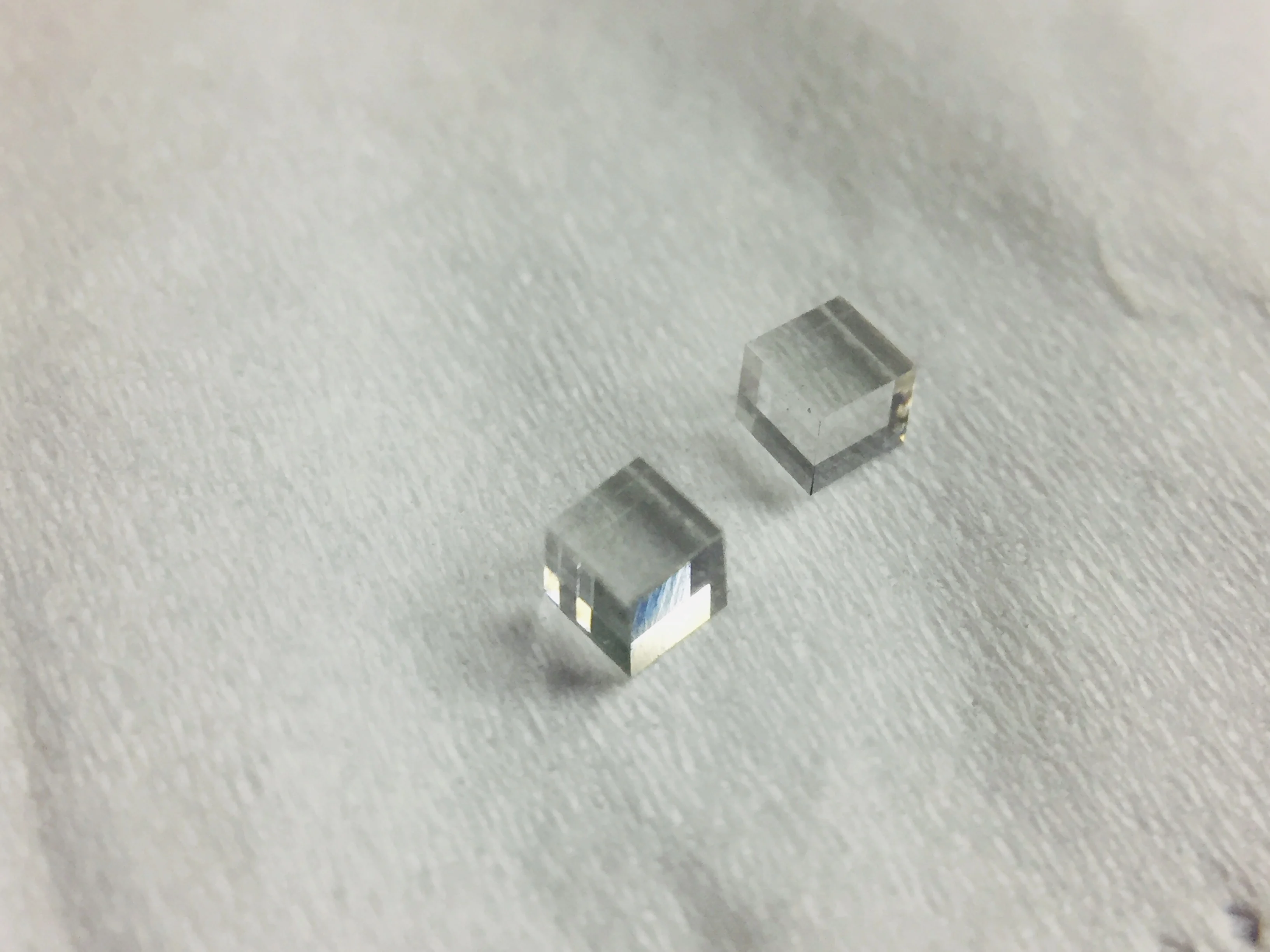 High precision optical CVD diamond right angle prism for infrared application
