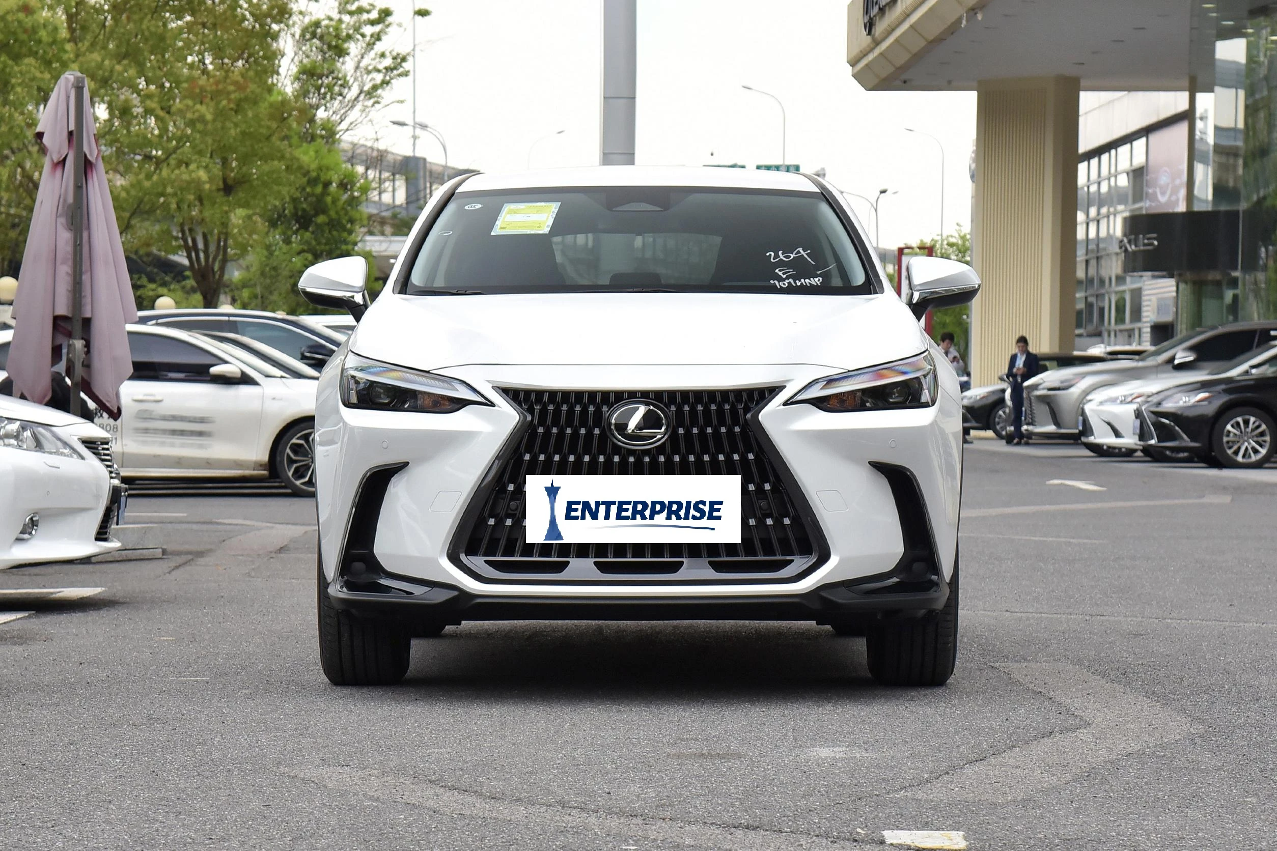 Гибридный автомобиль Le-xus NX 350 h 2024 OVERTRAIL AWD ACC 2.5L