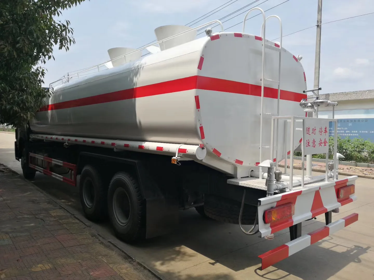 Новый LHD 20000L Sinotruck Автоцистерна для воды
