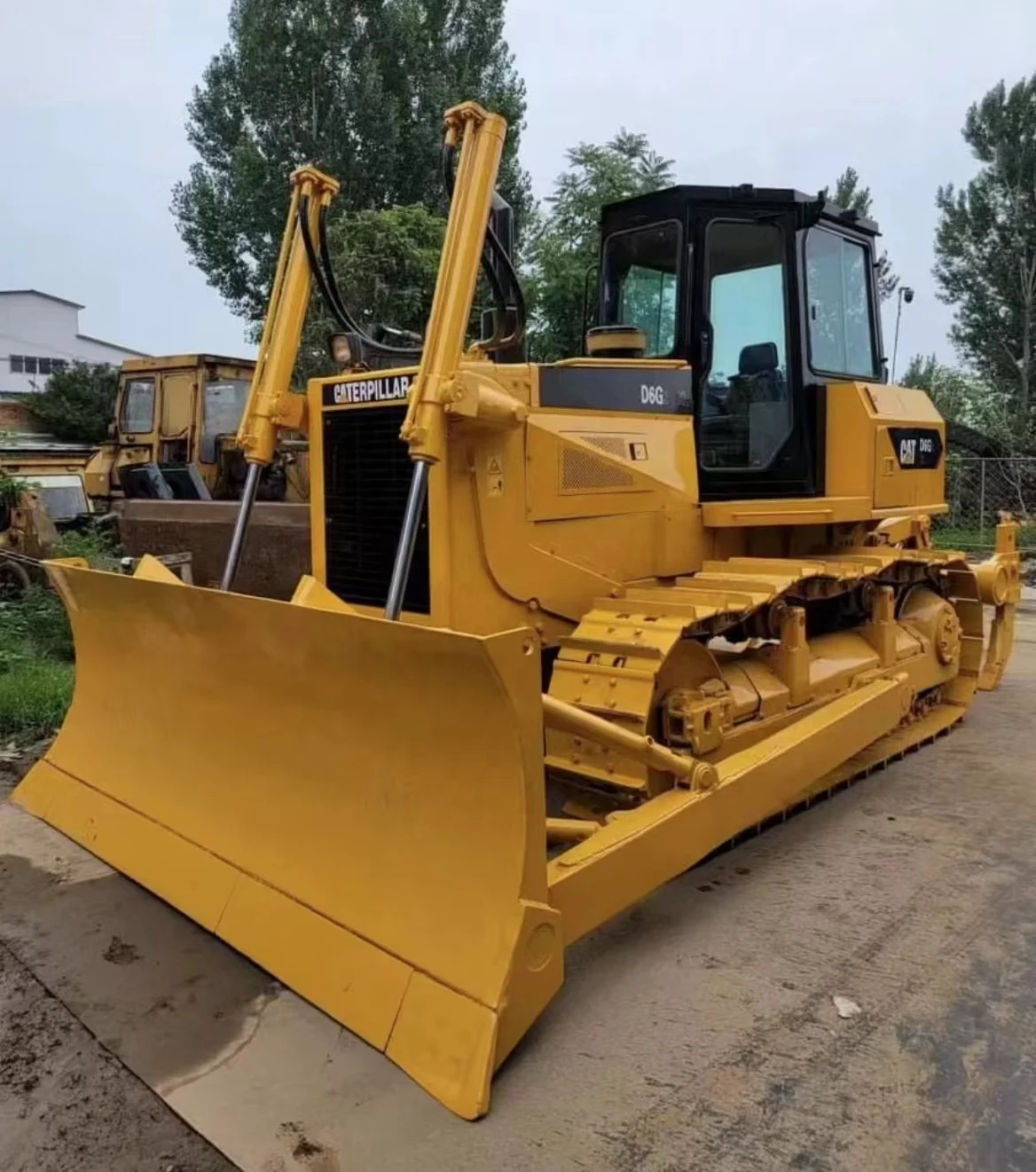 japan made caterpillar D6 Dozer Used CAT Bulldozer D6 D7 D7R D7G D7H D6R at Low Price