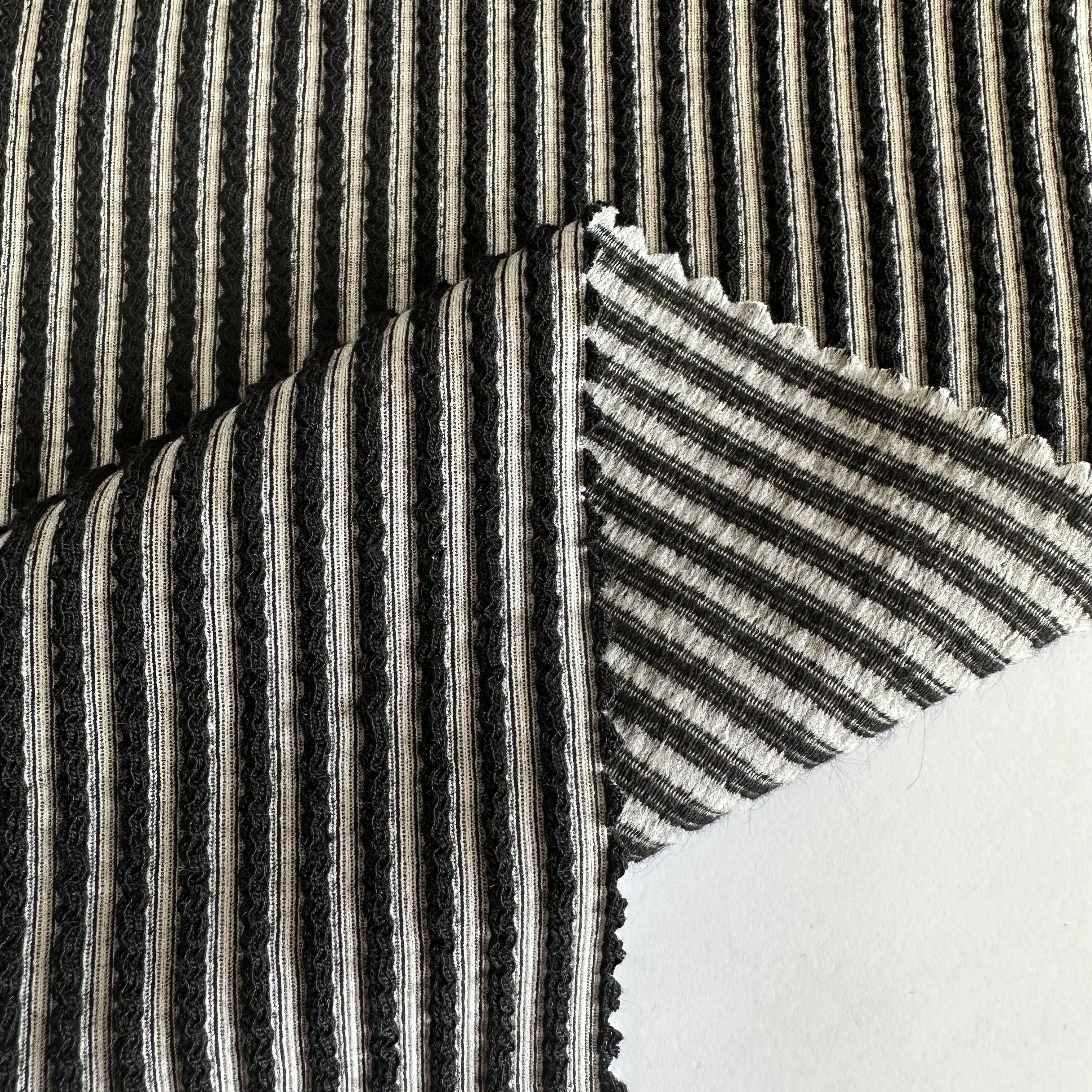 hot sale stripe rib jacquard fabric 95% polyester 5% spandex knitted yarn dyed crinkle crepe fabric for garment