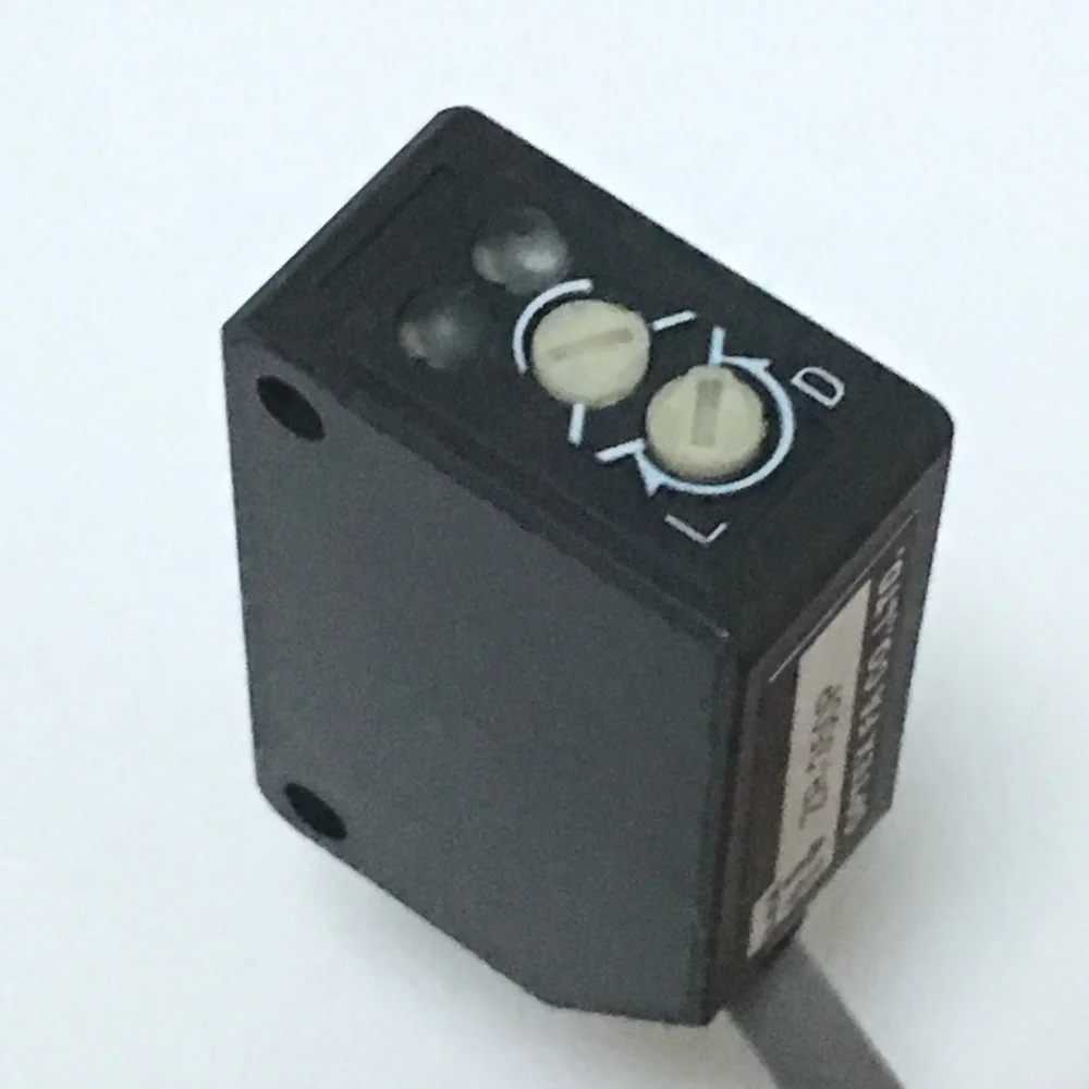 Good Price Original 10-30 V dc Sensing distance 0 to 2m with Reflector ZR-QX200P pnp photoelectric Sensor for Optex sensors