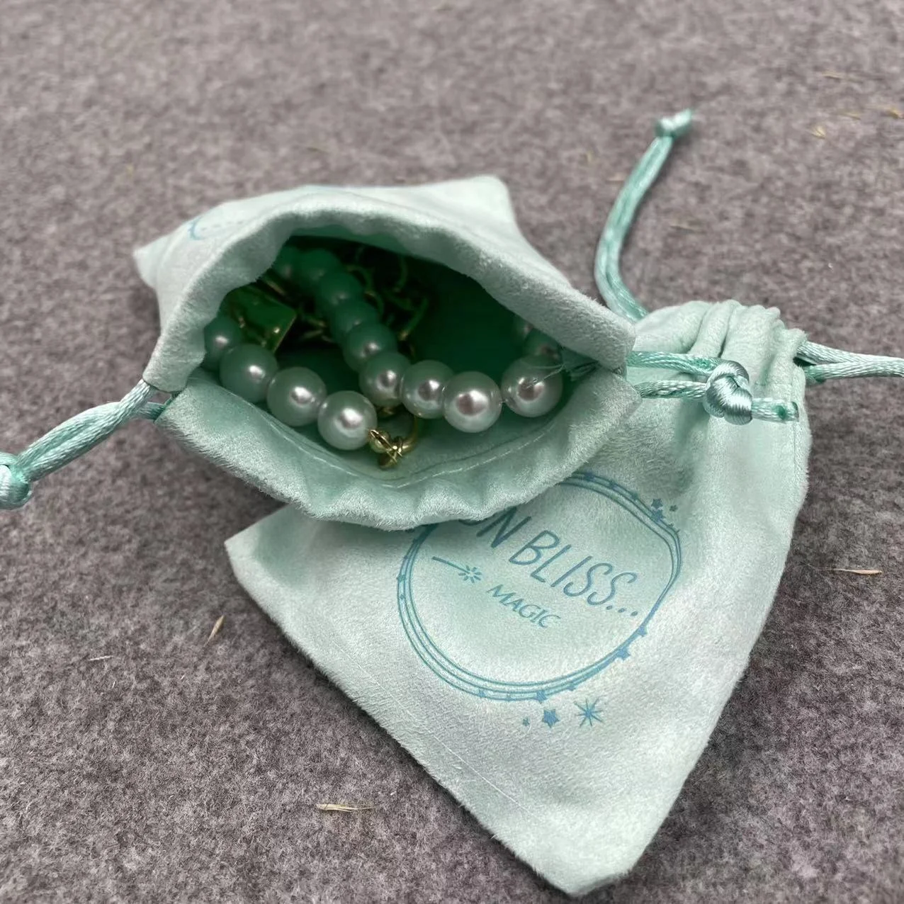 9*7cm Green Velvet Fabric Jewelry Pouches Small Drawstring Storage Packing Bag with Custom Logo Printed