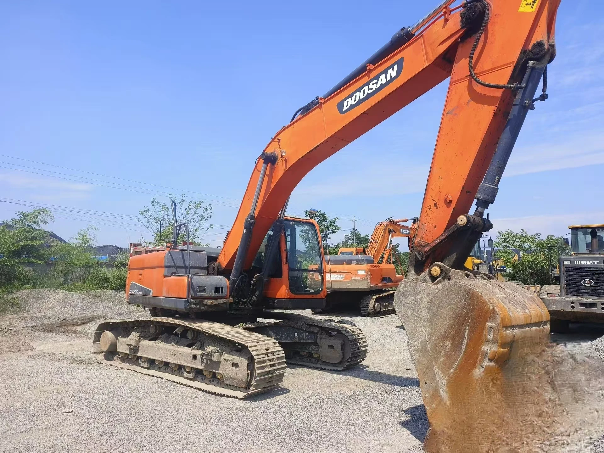 Дешевый Doosan DX220 Подержанные экскаваторы горячая Распродажа тракторная подъемная Землеройная техника инженерная строительная