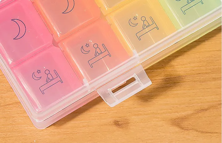 Plastic 7 Days Portable Pill Storage Cases Weekly Pill Box With Cover