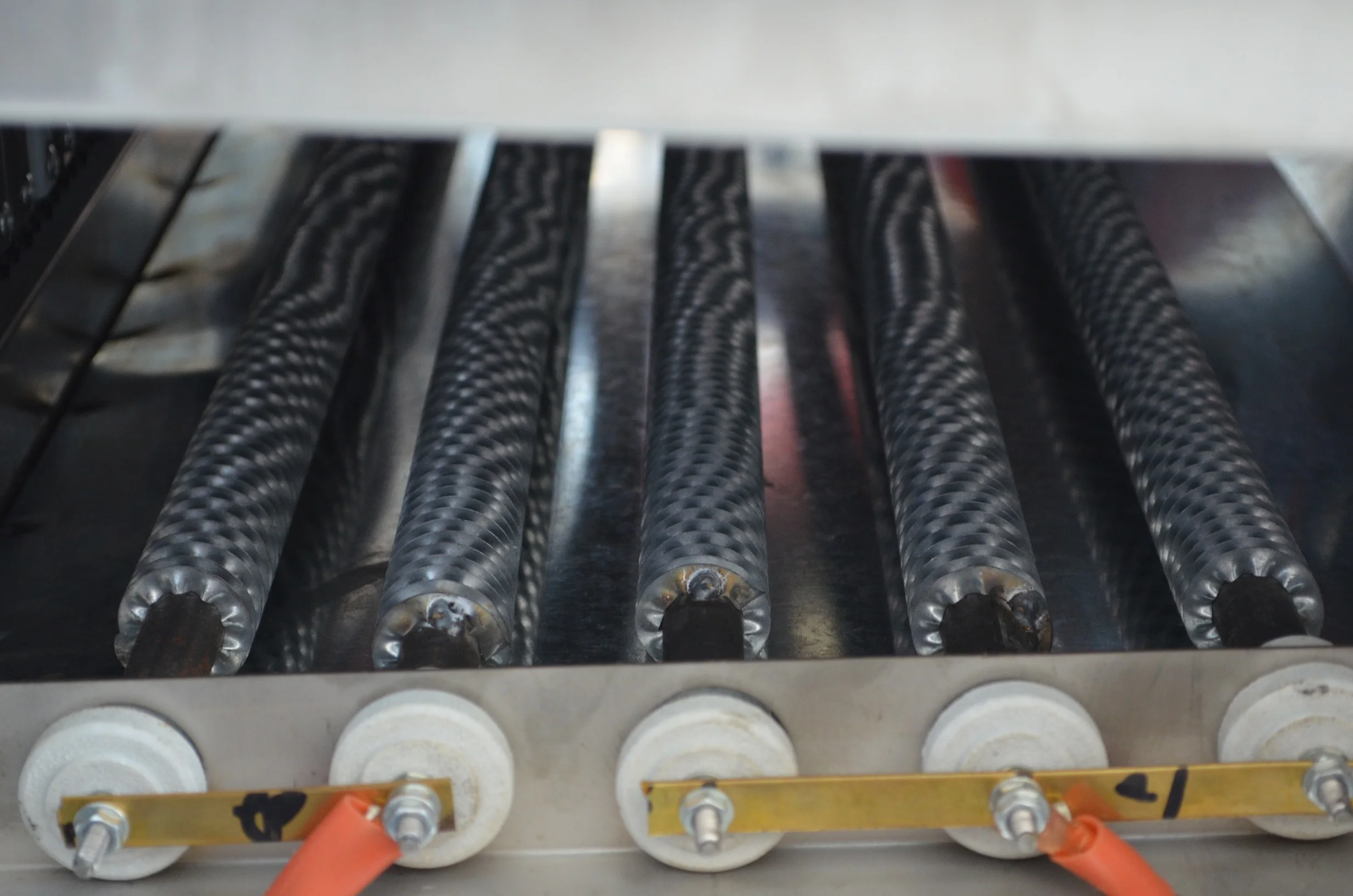 Manual electric hot air type PVC PET label bottle shrink labeling machinery in Wenzhou