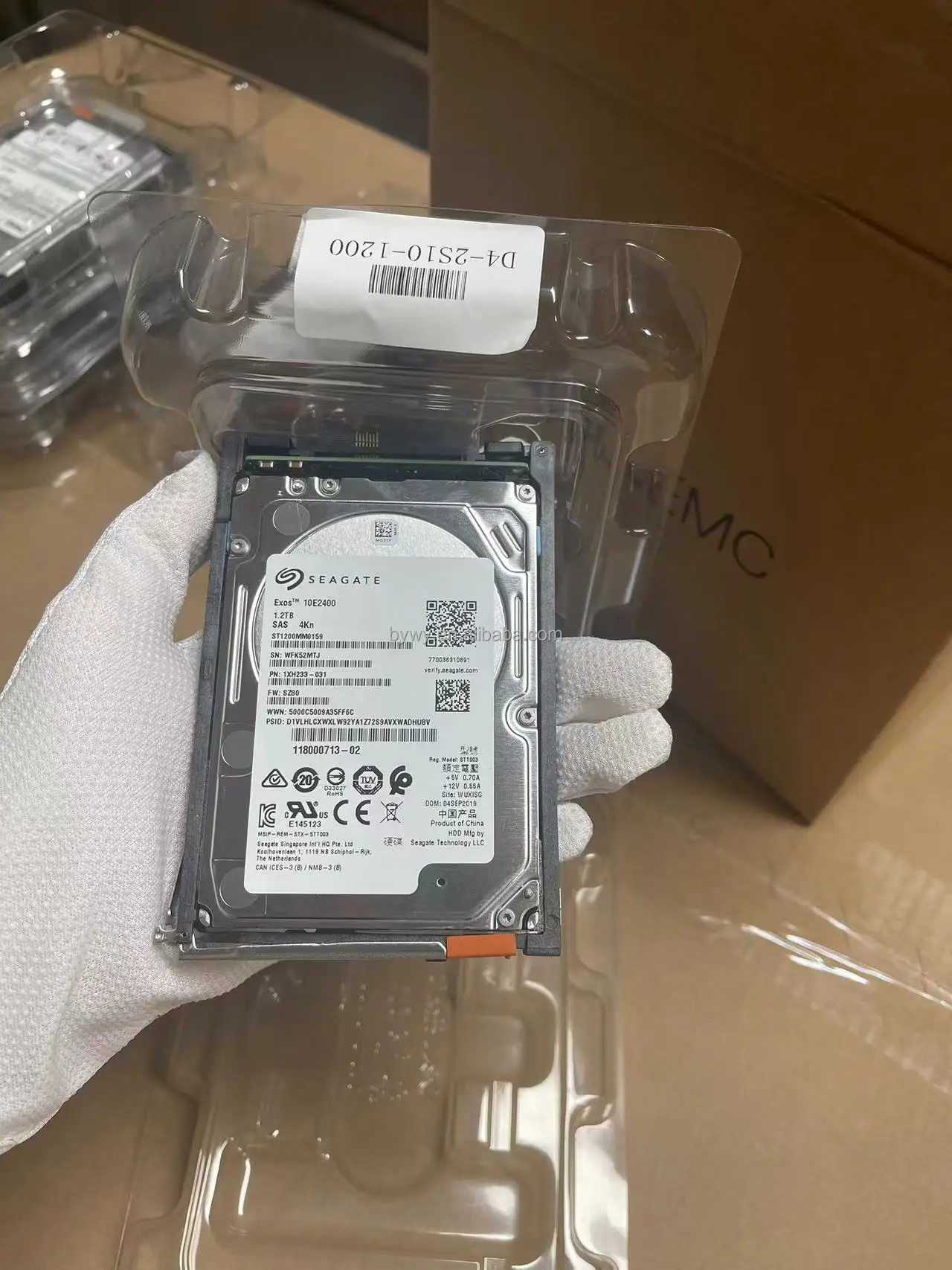 Original 1.2TB 10K D4-2S10-1200 12GB SAS HDD Hard Disk 005053152 005053153 Solid State Disk Ssd For EMC Unity 380 480 680 880
