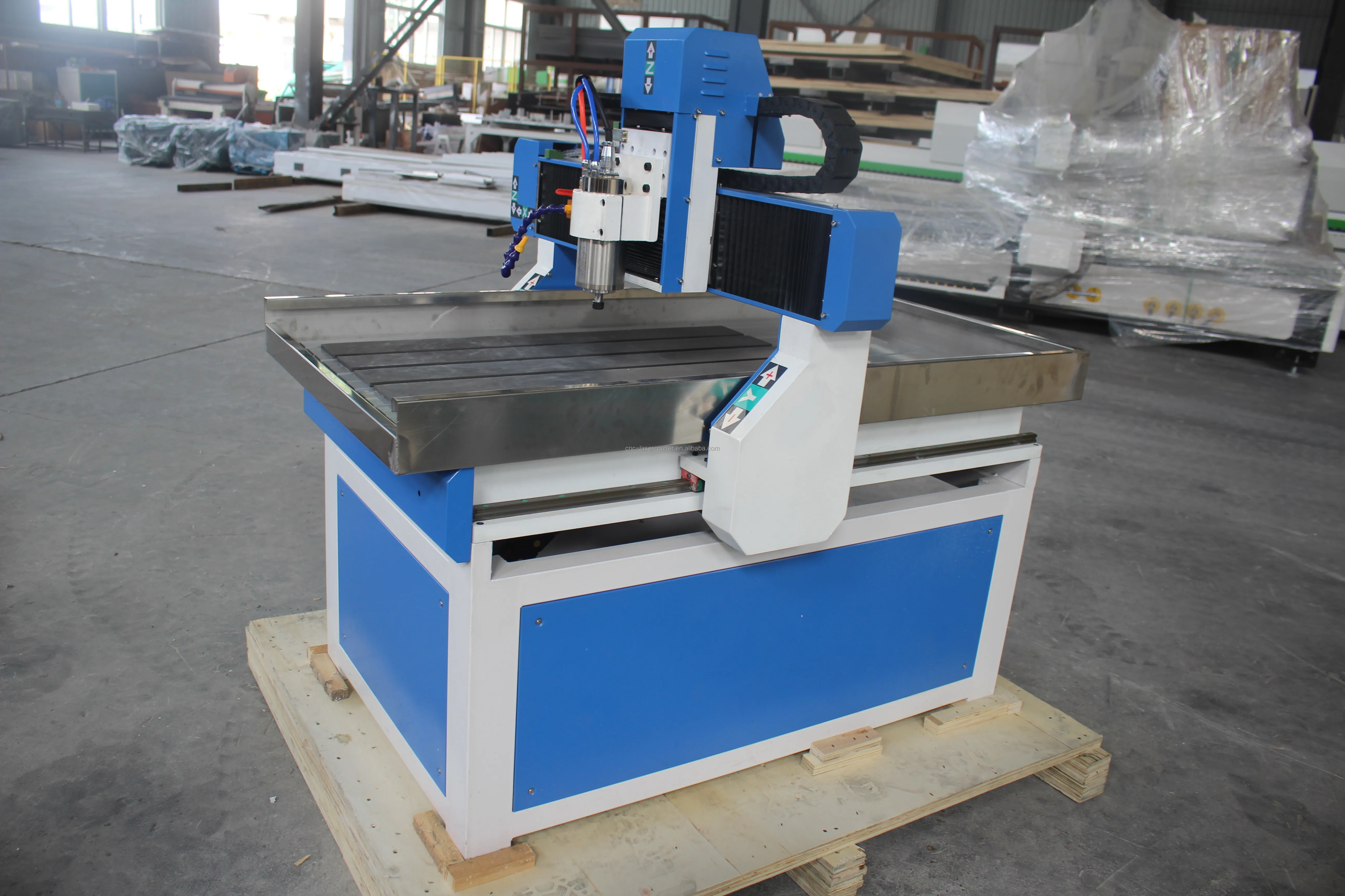 China manufacturer 3 axis mini 6090 desktop mini cnc router for furniture making