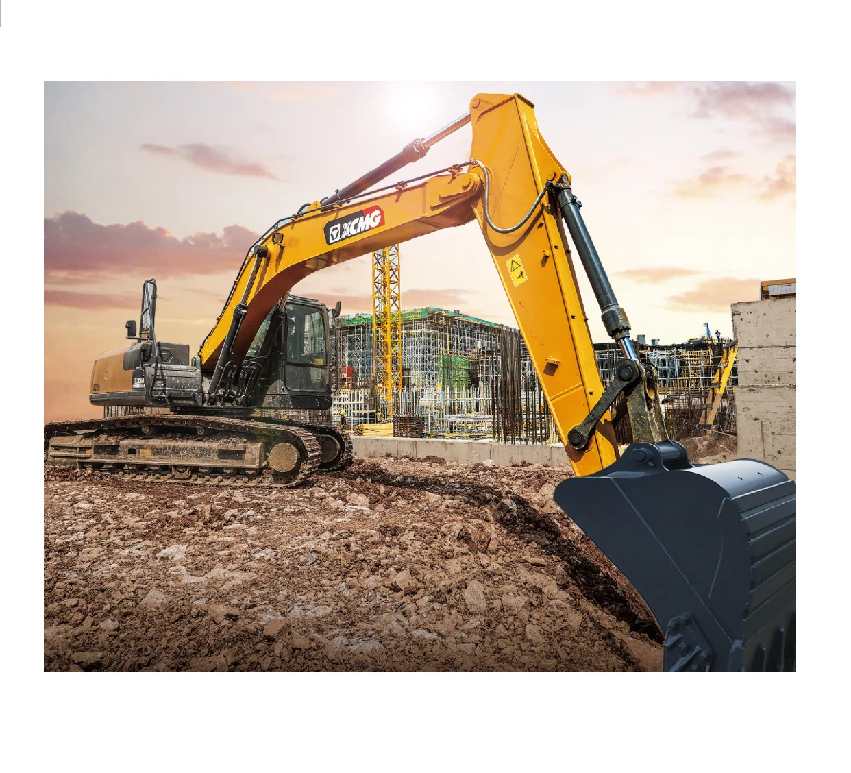 XuGong 21.5ton Excavator Digger Bucket 1.05cbm Track Excavator XE215DA With Parts