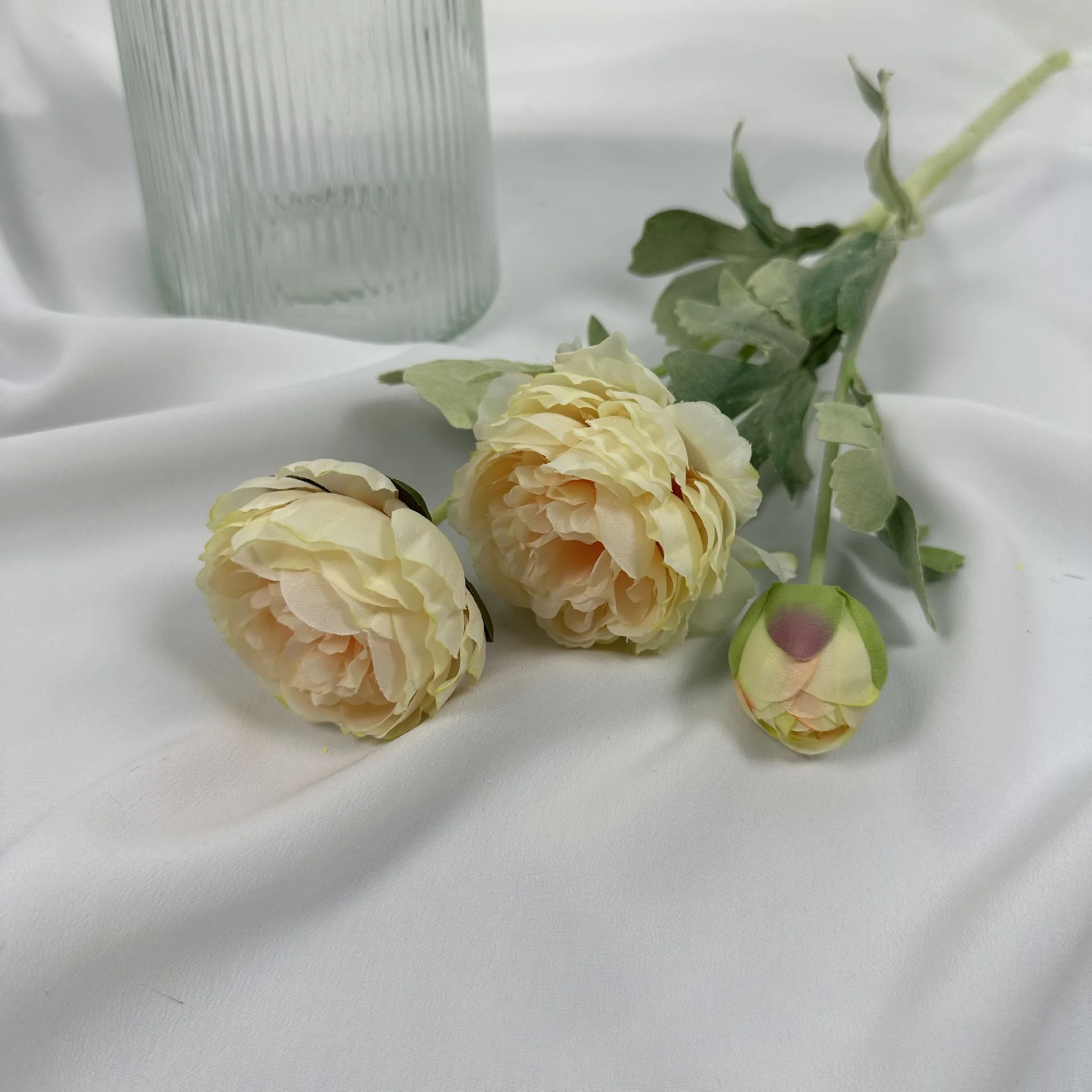 Wedding flower decoration Bouquet Home Garden decoration Home decoration placement Artificial rose Silk flower leaves Rose