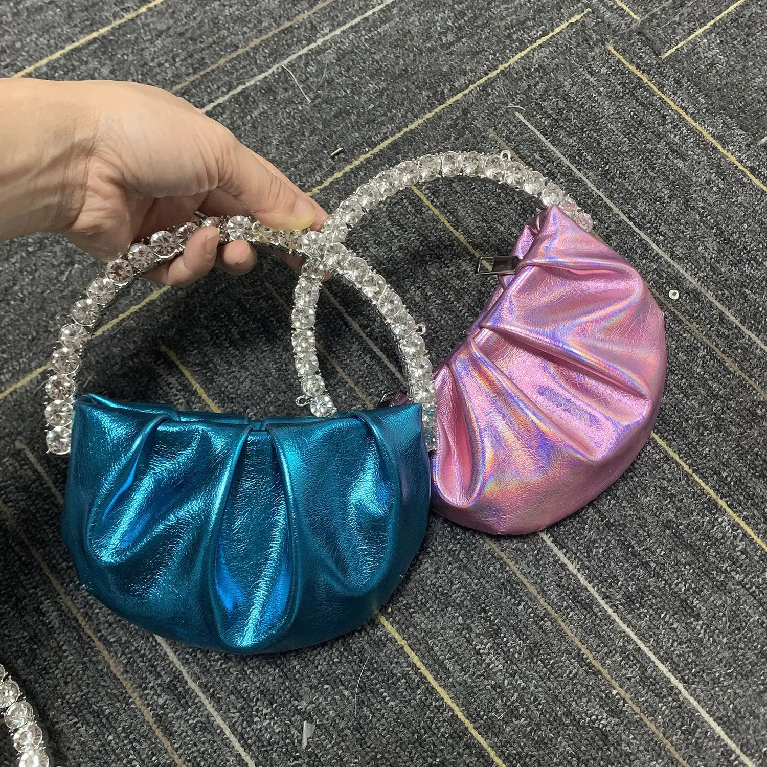Mini Diamond Clutch Bag Fashion Circular Handle Evening Bag New Designer Half Moon Round Dinner Clutch Purse Wedding Party