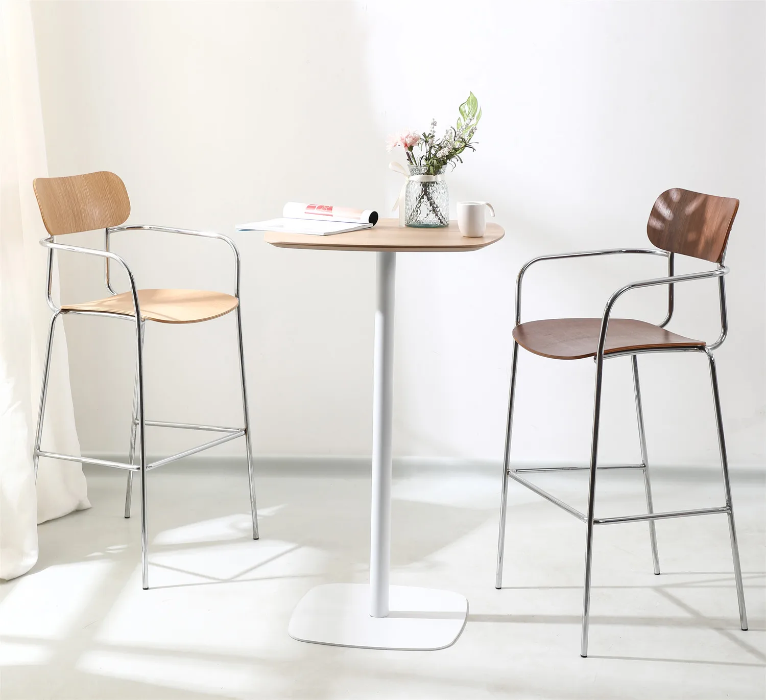 Wholesale Industrial Furniture Modern Walnut Wood Oak Seat Metal Legs High Bar Chairs with Armrest