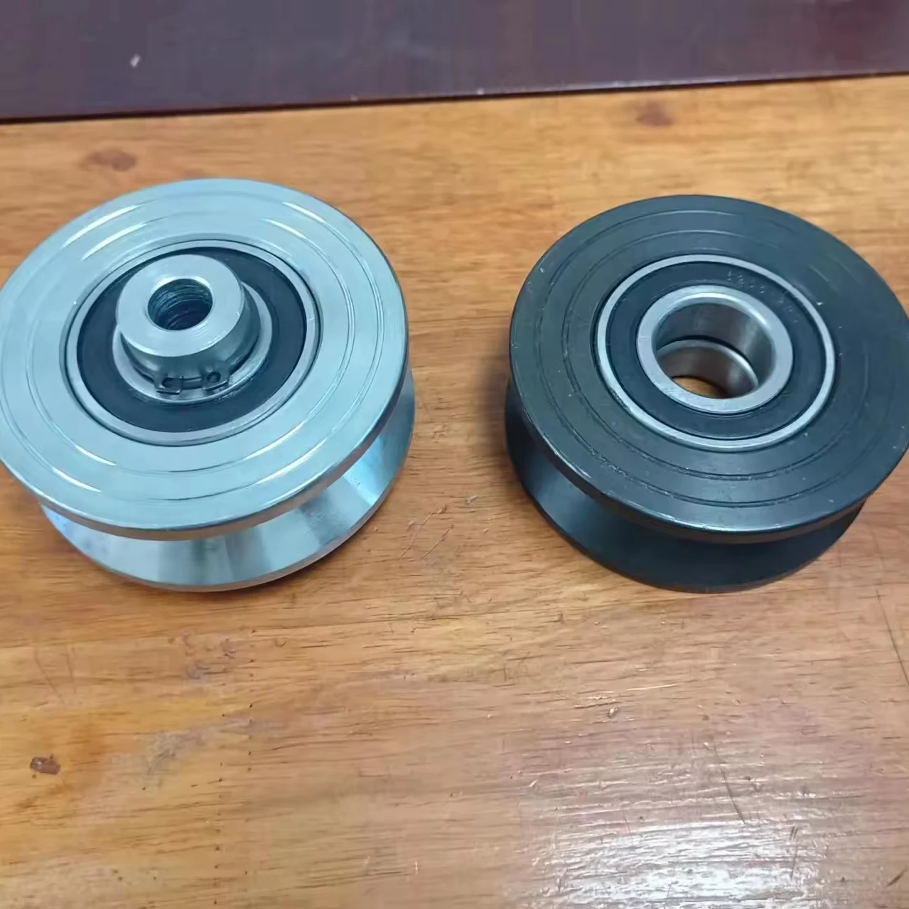 Premium galvanized Solid Steel Y-Groove Wheel Hardware components 6' American style Sliding Gate Roller