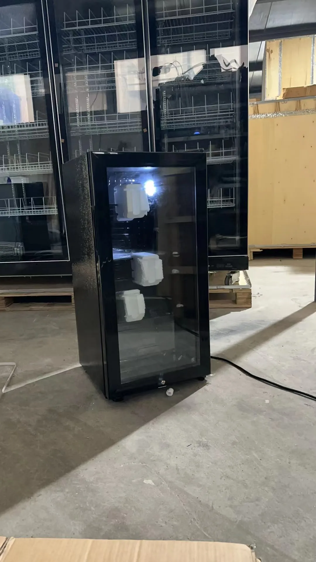 Best Selling China Manufacturer Hotel Home Office Use Mini Refrigerator Glass Door Drink Refrigerator