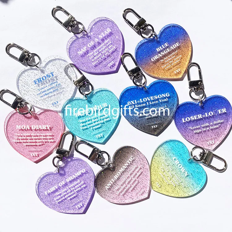 Сделанный на заказ высококачественный Блестящий акриловый пластиковый брелок в форме сердца