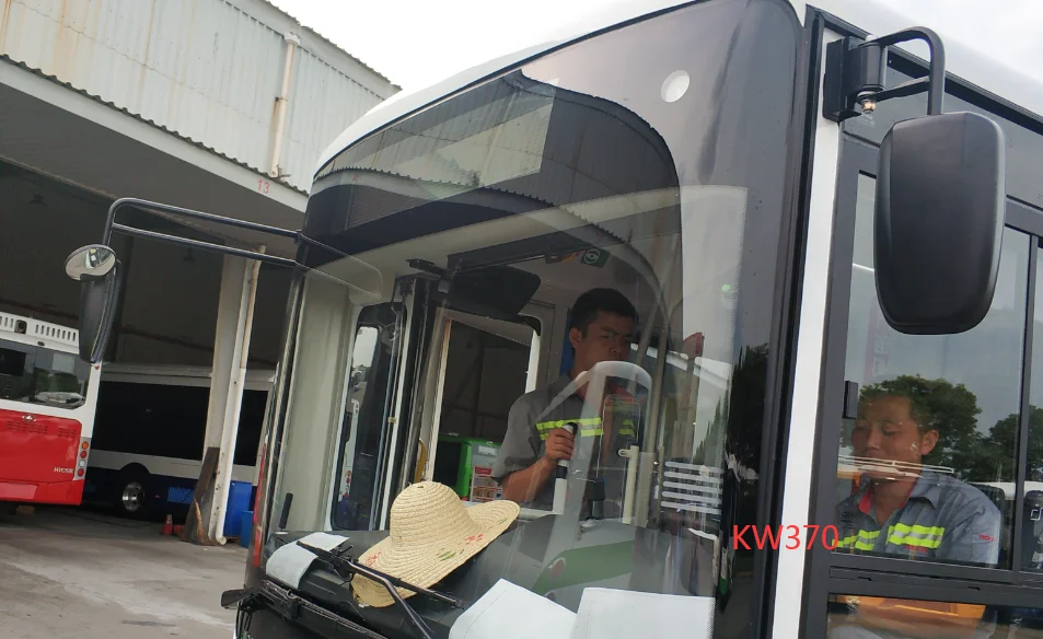 China Factory Direct Sales Parts For Yutong Bus Side View Auto Mirror Electric Kw370 Rear View Mirror For 6-8 Meter City Bus