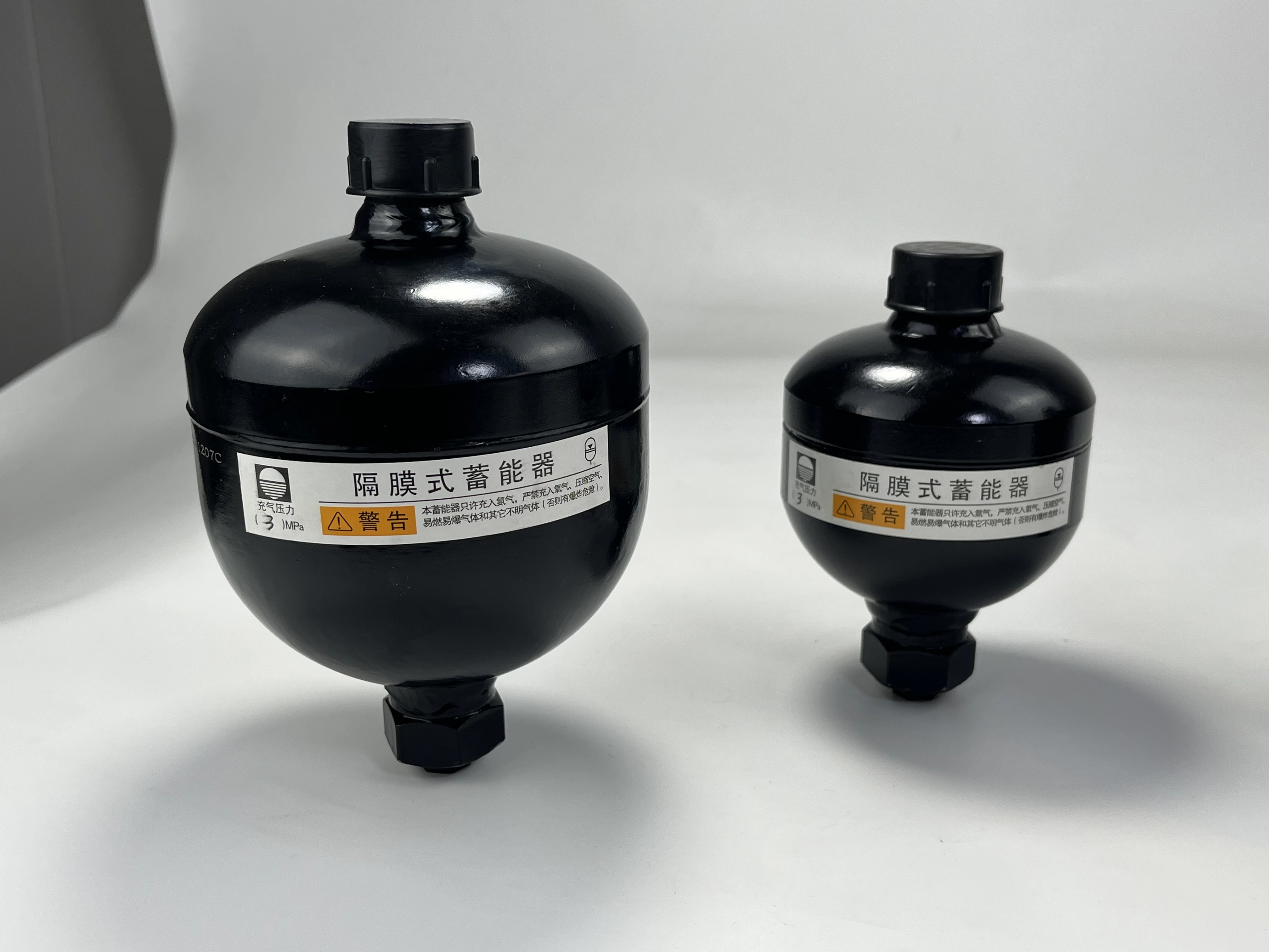 Hot selling Diaphragm accumulator GXQ-0.75L 21Mpa 25Mpa 33Mpa carbon steel/stainless steel