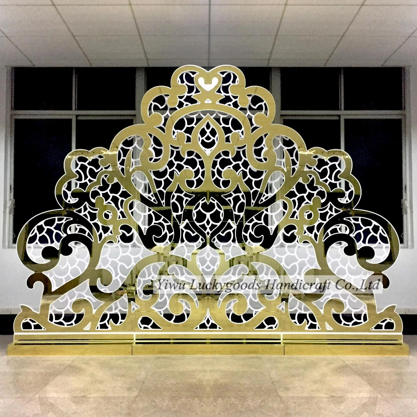 BJ210511-73 New Style Elegant Wedding Square Golden Arch Acrylic Backdrop With Mirror Panel Backdrop For Wedding Stage