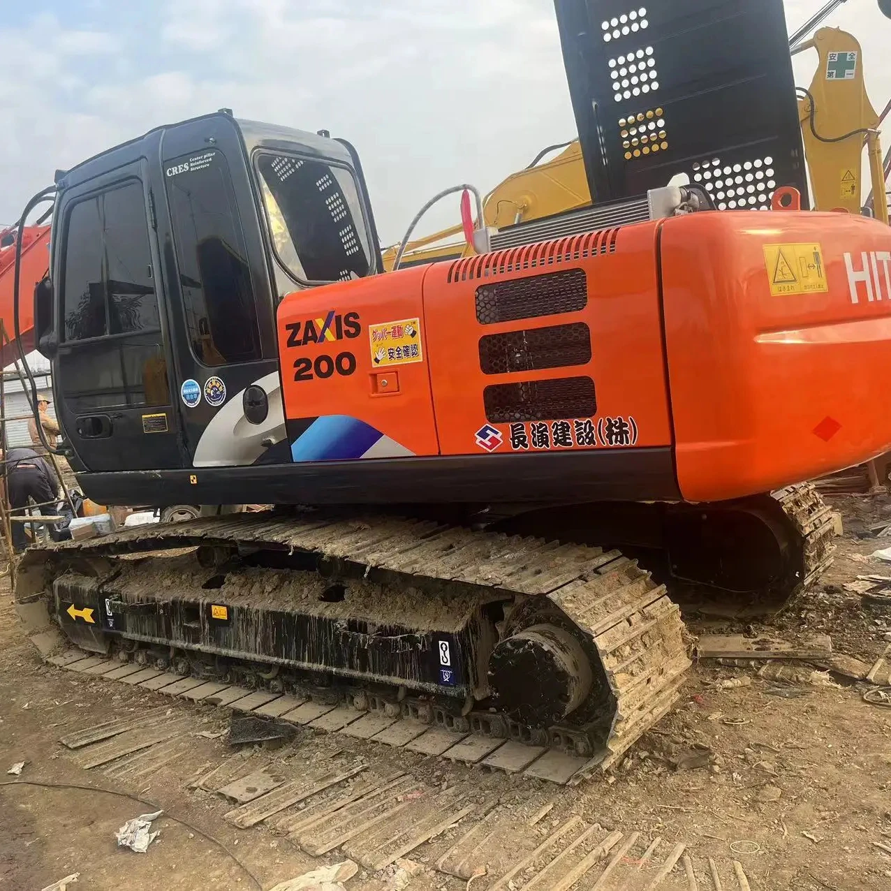 Использованный оригинальный японский экскаватор ZX200-3g Hitachi
