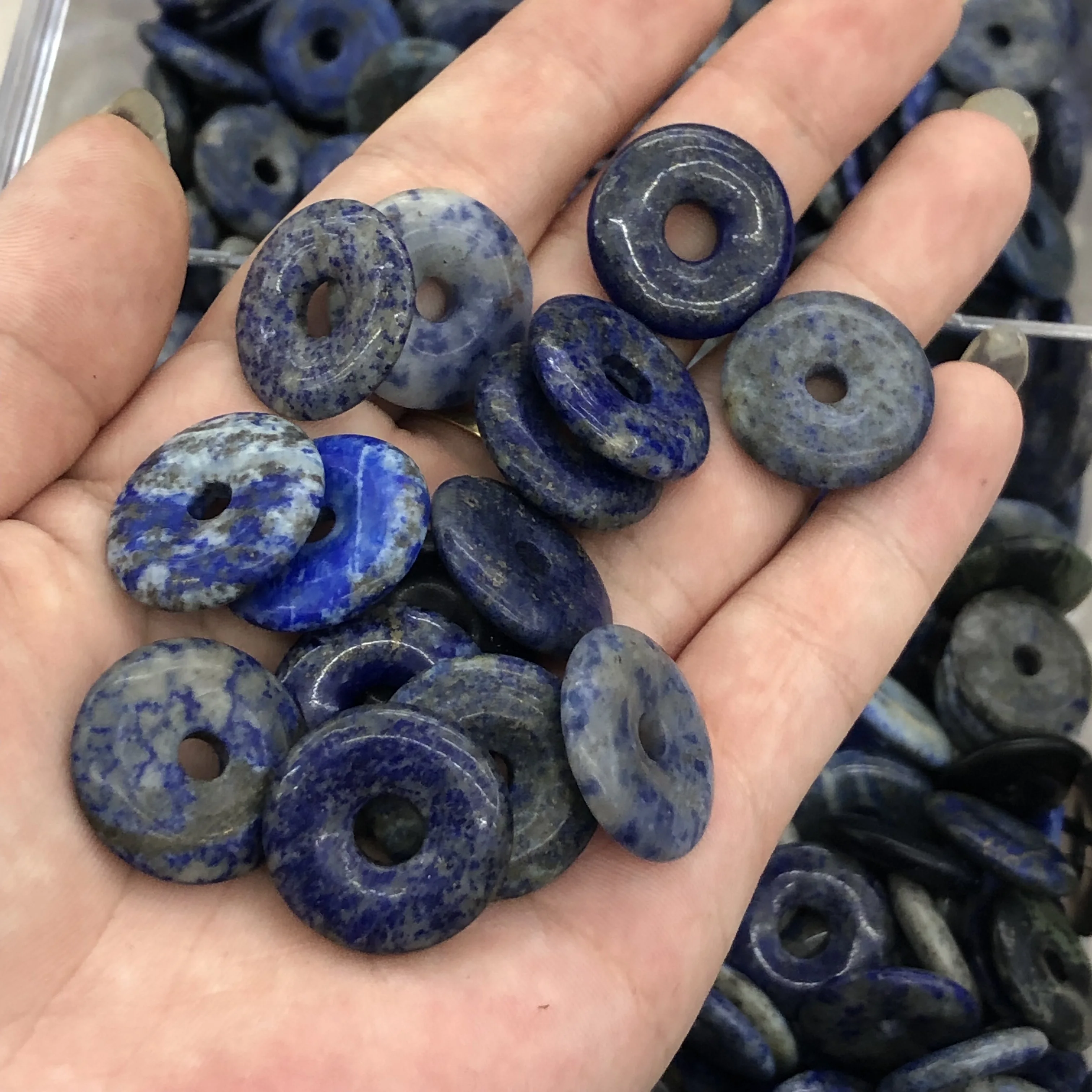 New natural stone crystal agate jade peace button 20mm doughnut nostalgia peace button pendant necklace accessories wholesale