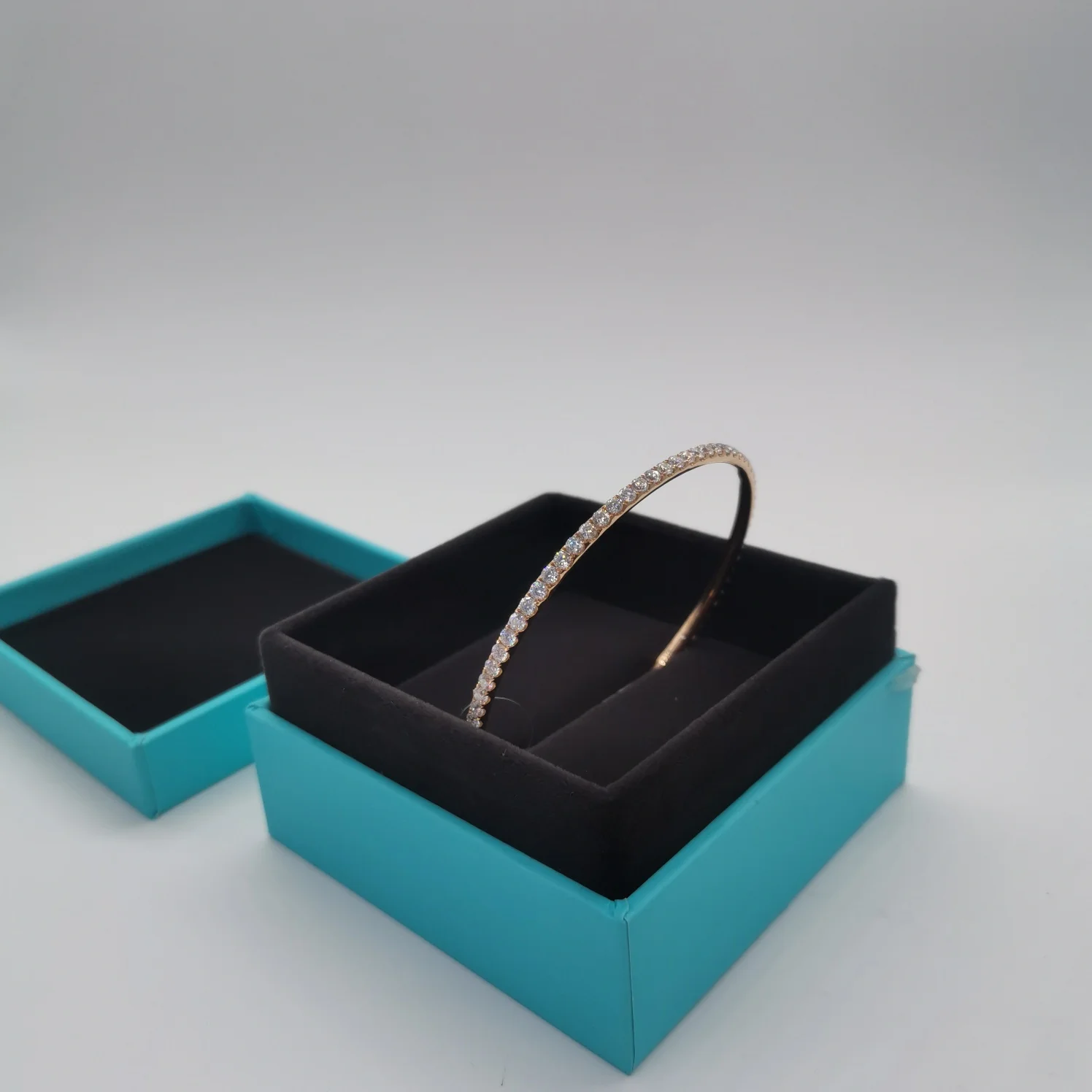 Elegant 18k Gold Bracelet Moissanite Bangle in Solid Gold Jewelry Moissanite Stones Diamond Bracelet