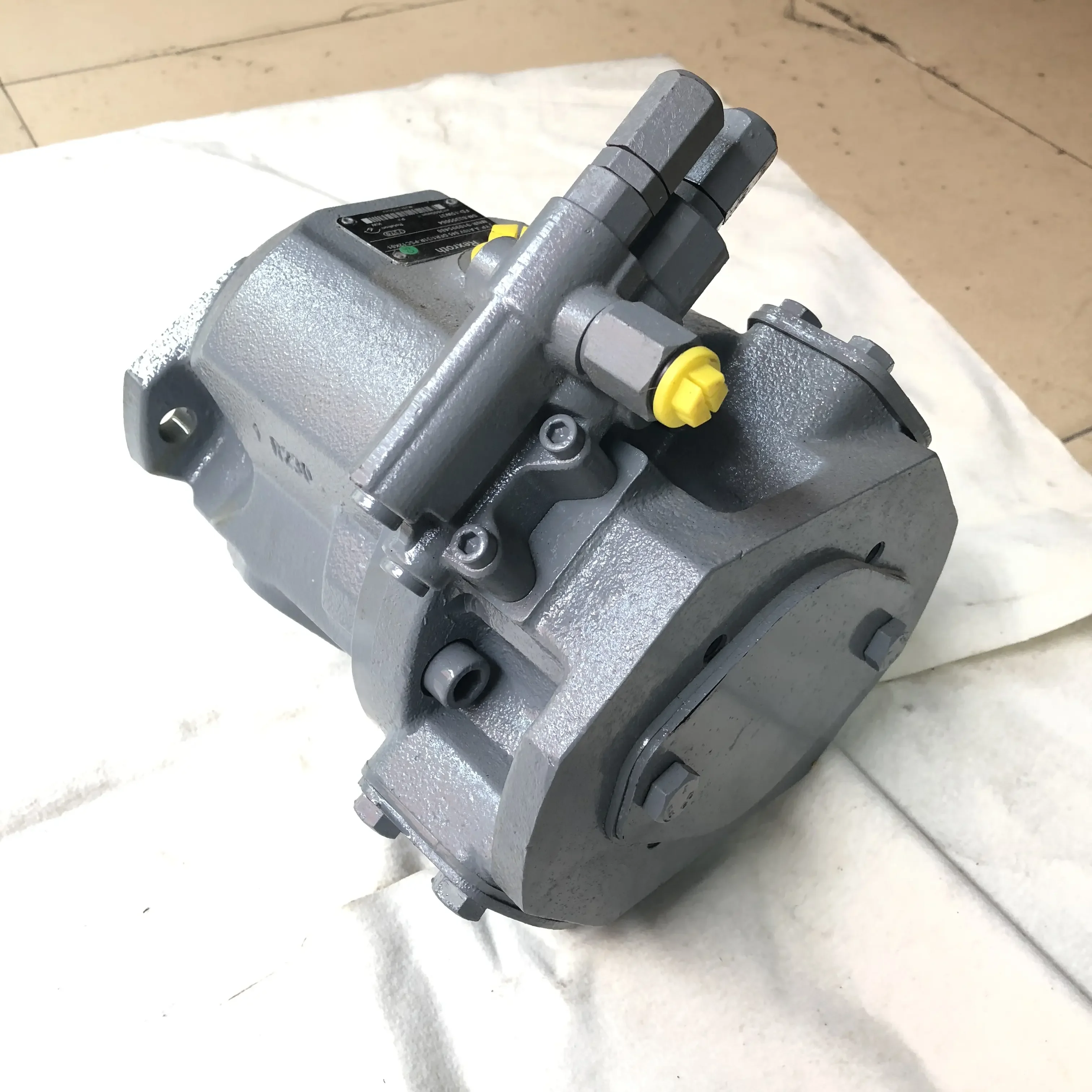 Прецизионный гидравлический насос Rexroth A4VG40EZD1 для плавного и мощного контроля жидкости