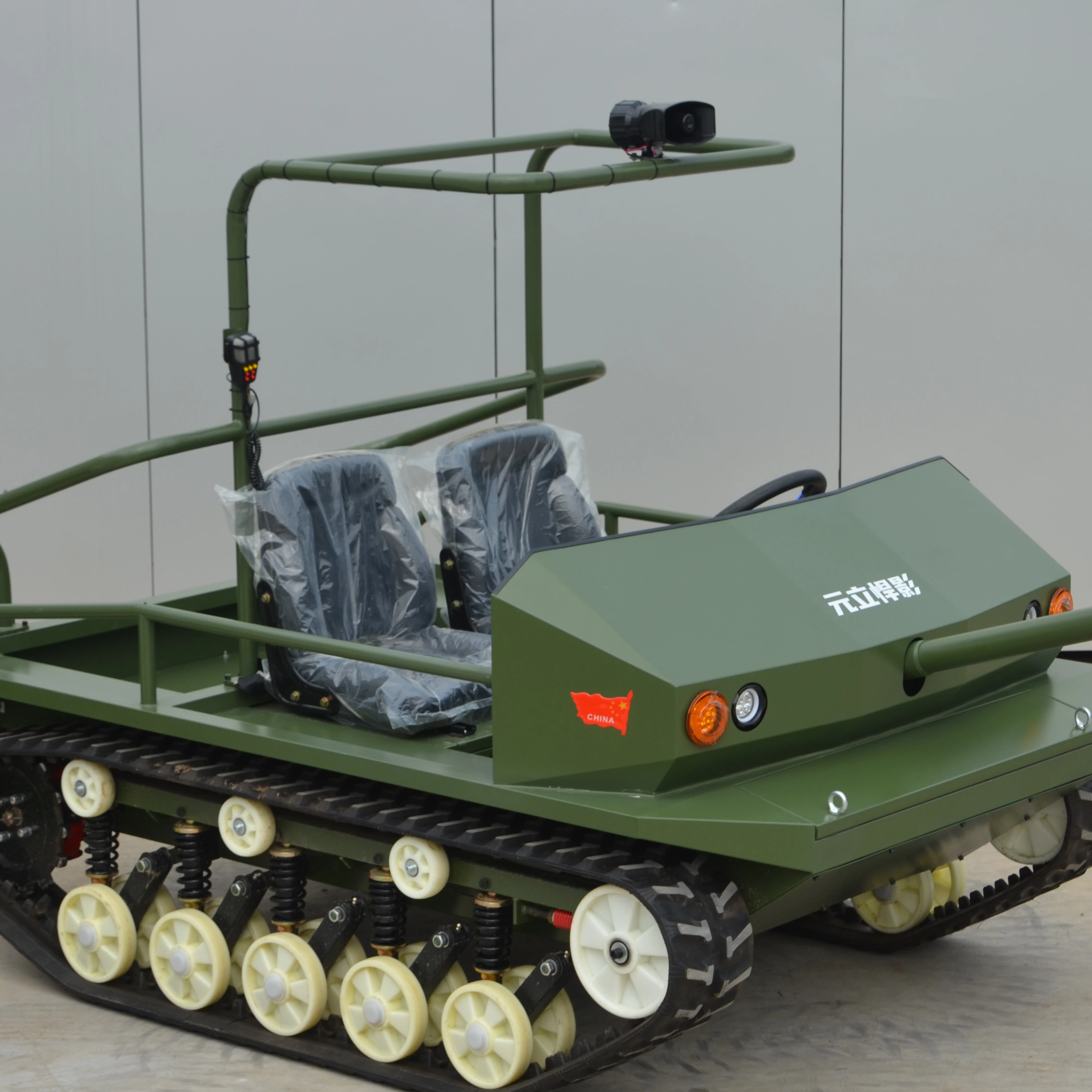 2025 New Sports & Entertainment Product Family-Friendly Tank Car Toy Models for Parent-Child Interaction for Travel & Play