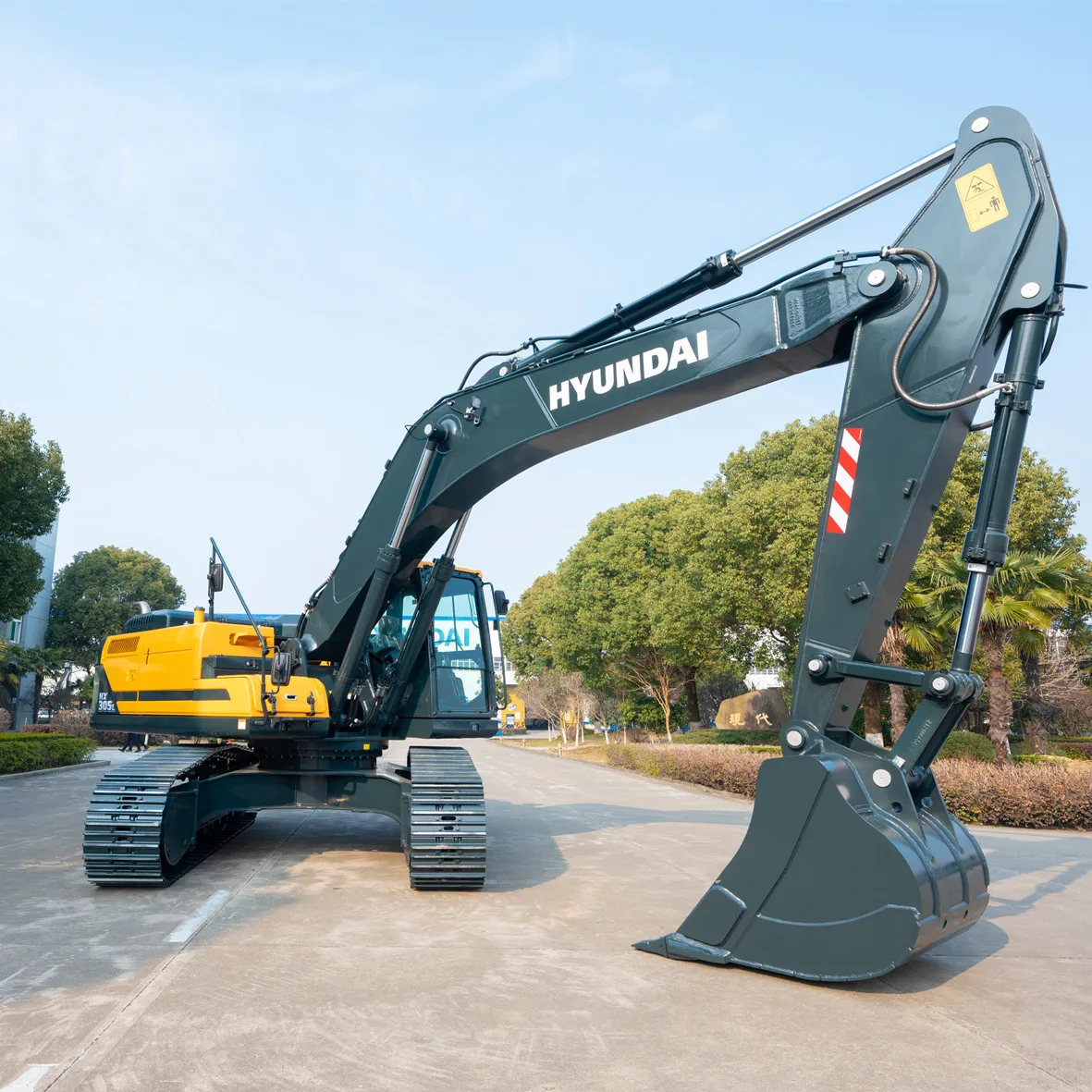 2023 korea made excavator 30 ton Hyundai  305 excavator price