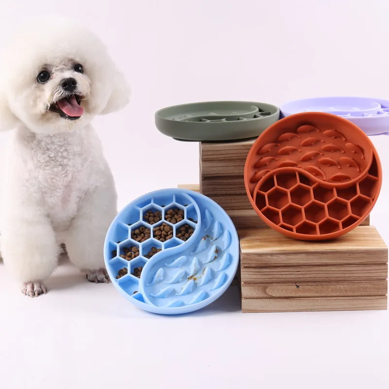 Hot Selling Round Slow Feeder Bowl in Stock Colorful No Slip Pet Dog Eating Slow Food Bowl with Suction Cups