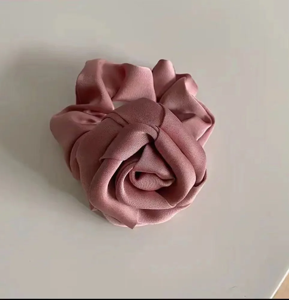French vintage creamy flower scrunchies hair bands hot seller luxury romantic handmade white big rose satin silk scrunchy girls