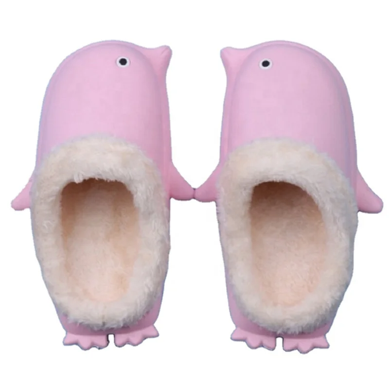 Hot Selling New Winter Animal Shaped Slippers Lovely Warm Flat Comfy Women Flip Flop Penguin Slippers For Christmas