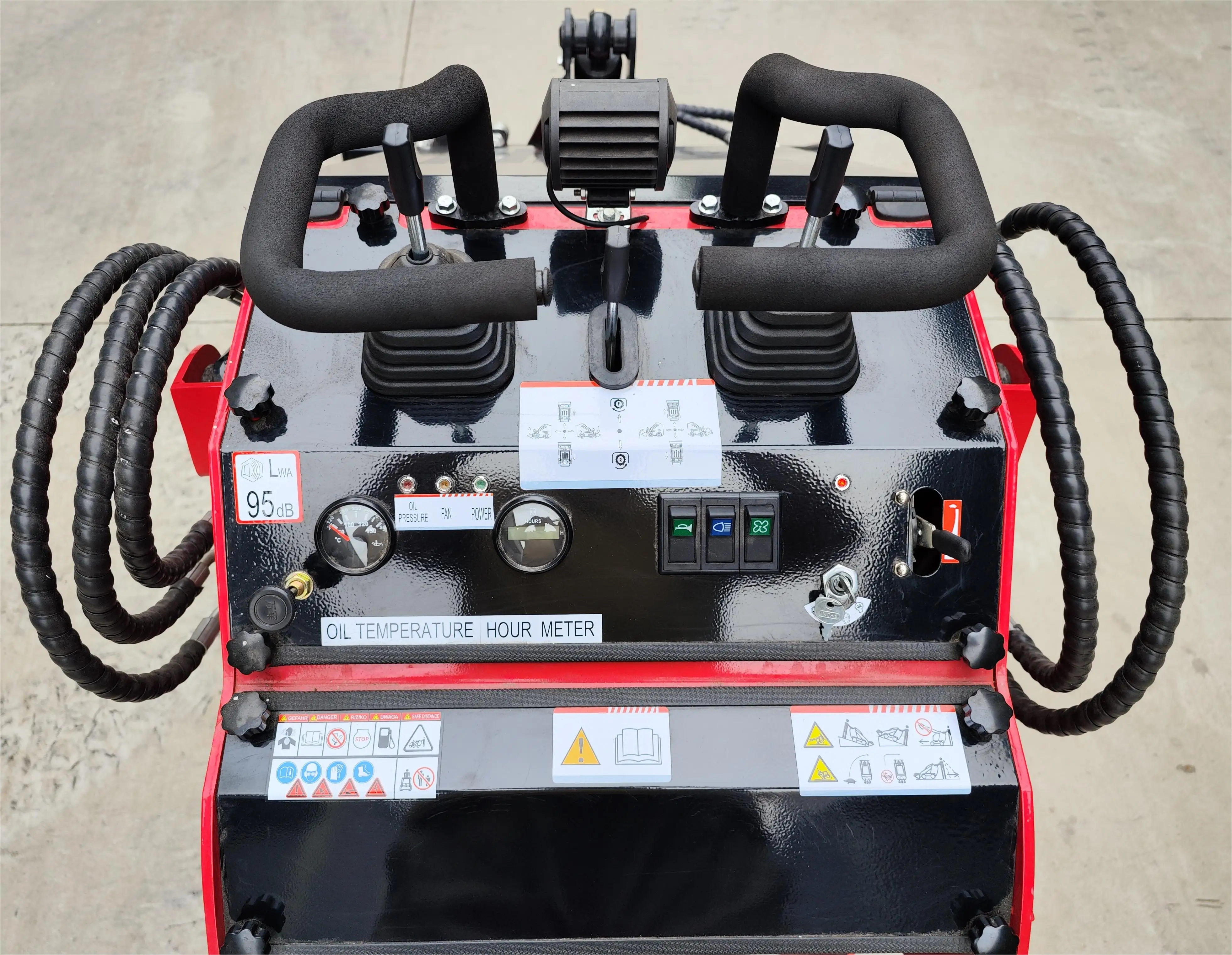 Cheapest popular EPA4/EURO 5 high performance crawler mini skid steer loader with track stump grinder