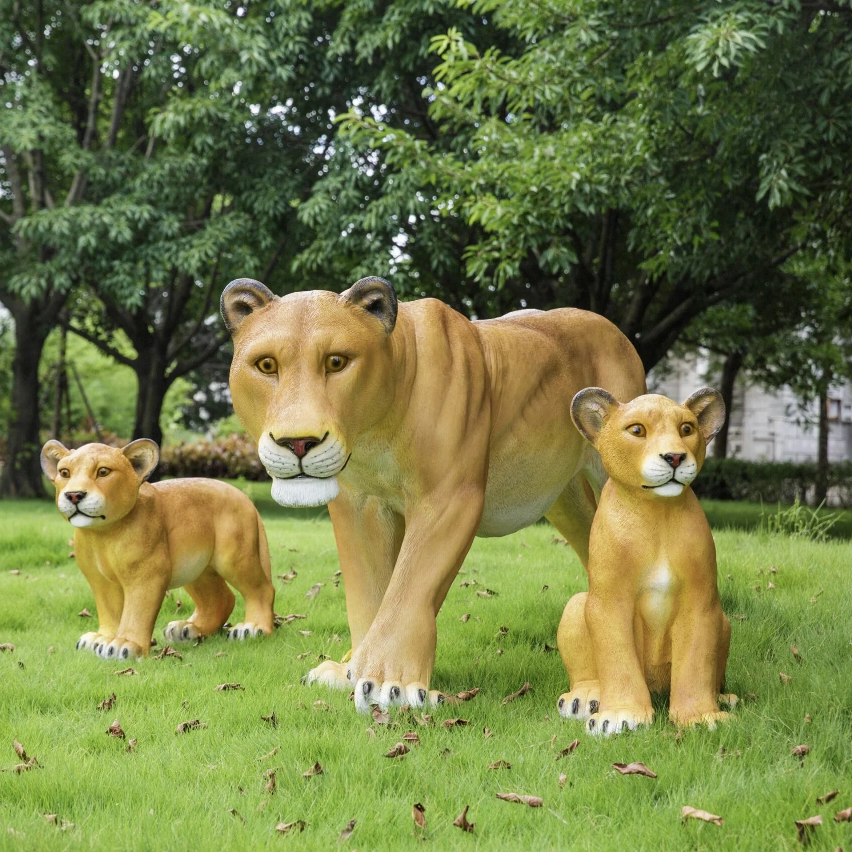 OEM Garden Ornaments Outdoor Resin Crafts Zoo Decoration Fiberglass Lion Statue