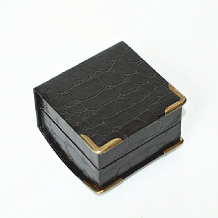 
Factory Made Custom logo Vaulted Black And White Leather Paper Metal Ring Slot Small Ring Packaging Jewelry box <img data-src=