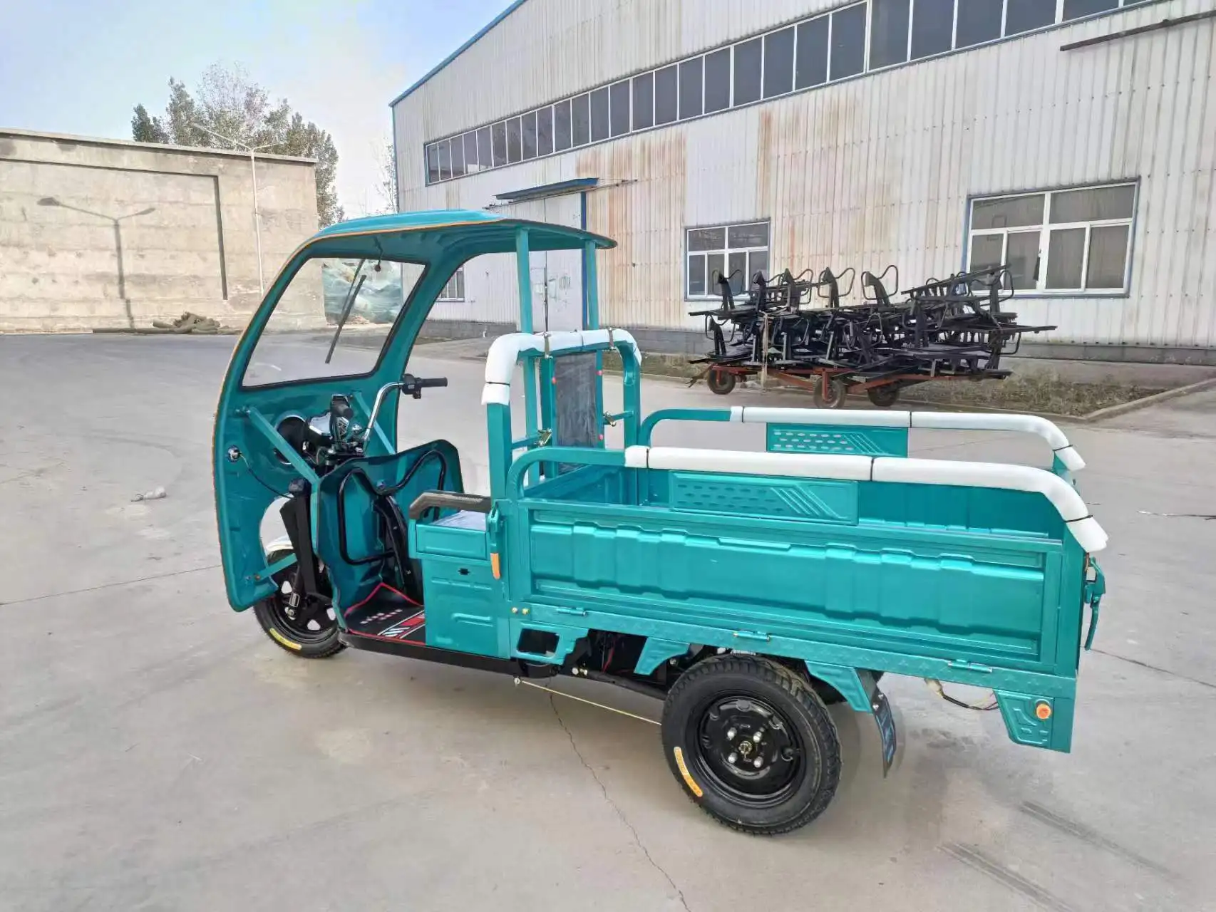 wholesale distribute adults tricycle cargo truck 800w/1000W 3 wheel electric cargo tricycle with cabin fat tire tricycle cargo