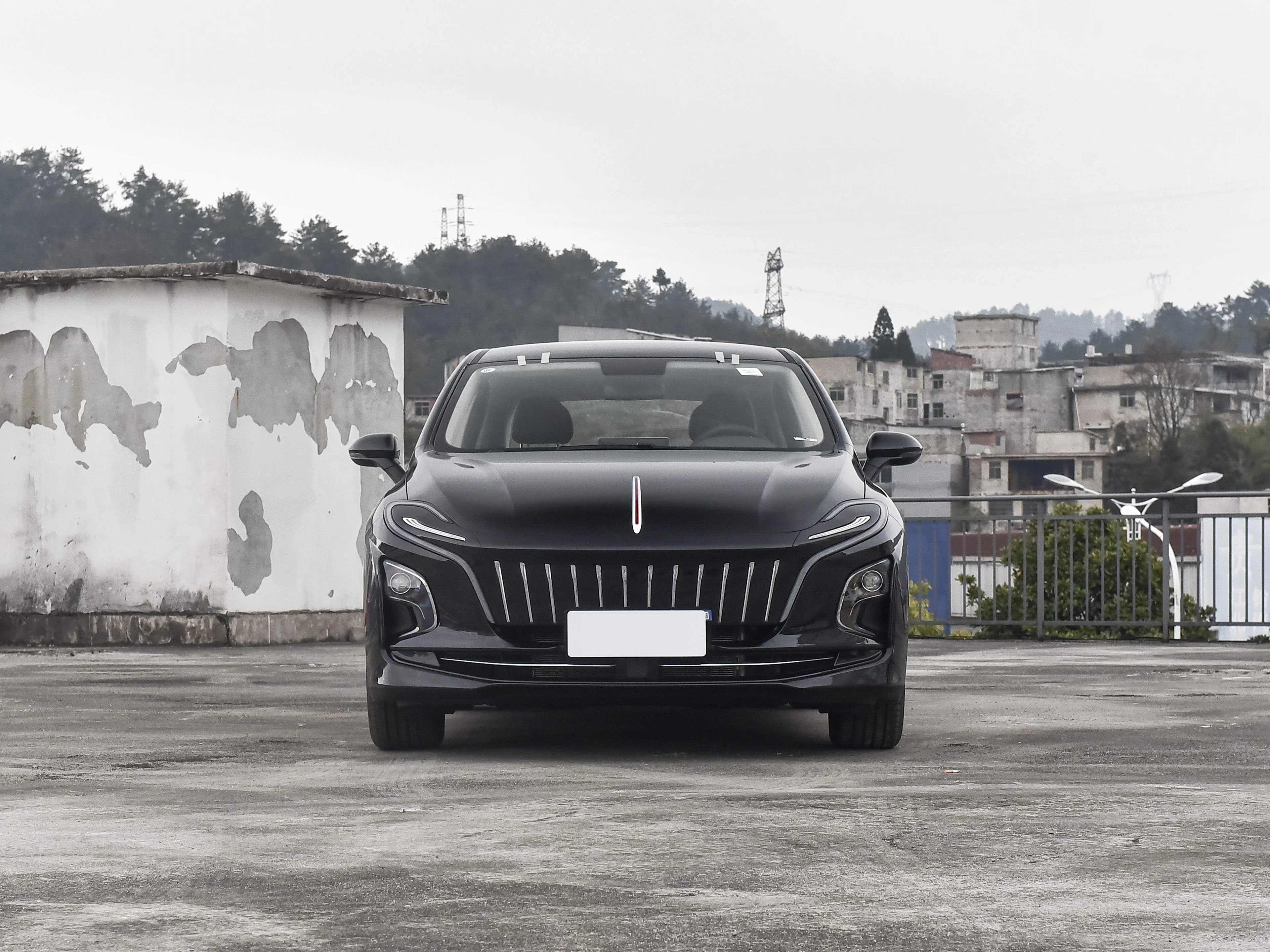 Лучшая цена Hongqi E-Qm5 2024 560 км плюс новые энергетические автомобили подержанные электродвигатель 136 пс 4-дверный 5-местный седан автомобиль