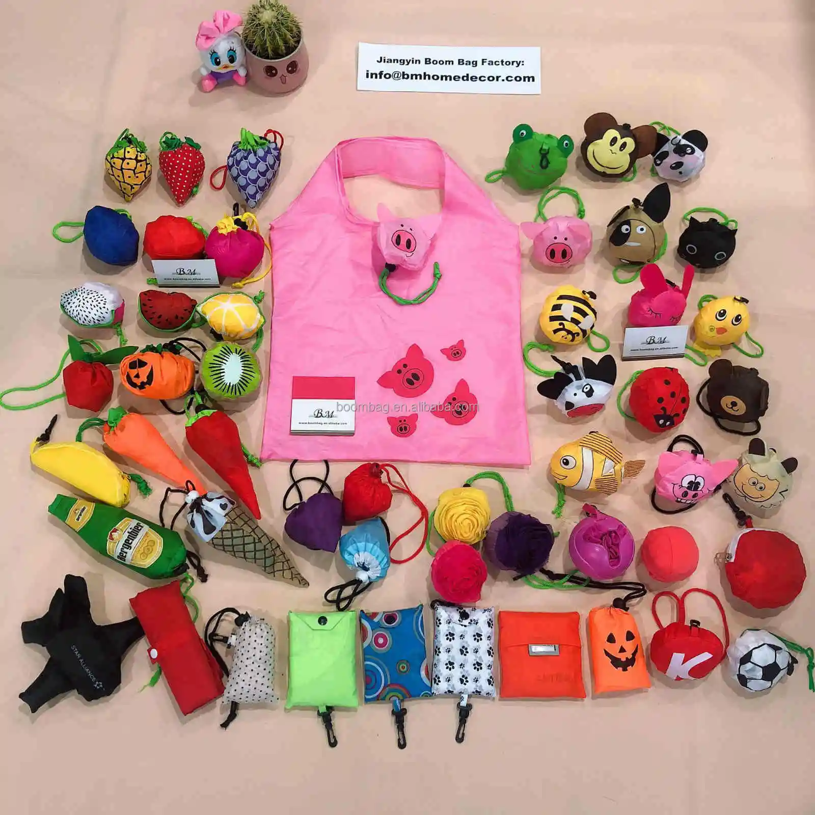 Polyester Reusable Shopping Bags Grocery Tote Bags Foldable into Attached Pig Pouch Washable Portable Reusable Gift Bag