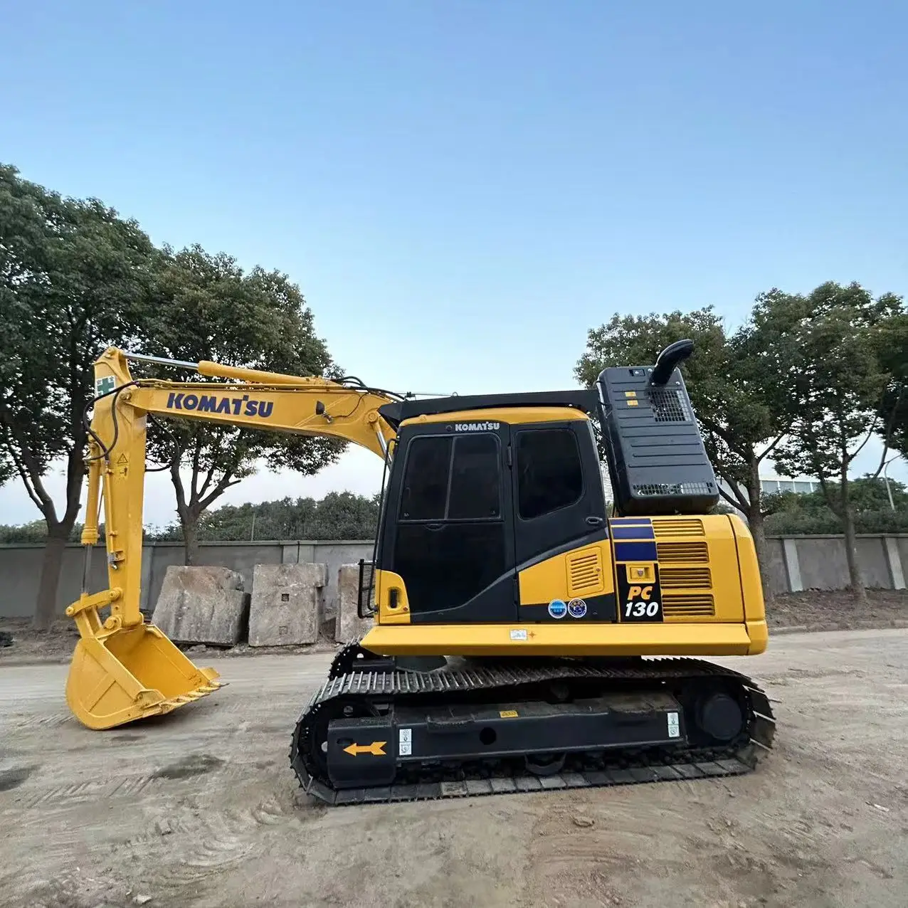Дешевые Komatsu используется komatsu pc130-7 экскаватор PC200-8 PC210 PC220 PC240