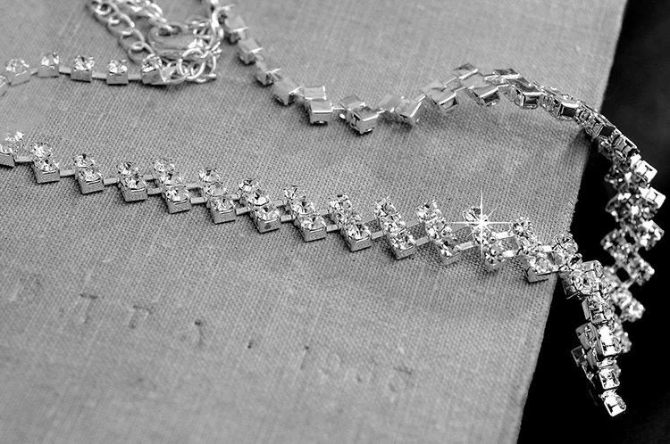 Свадебные украшения, простые серьги и ожерелье из сплава со стразами в европейском и американском стиле, набор украшений, продажа классических серебряных украшений