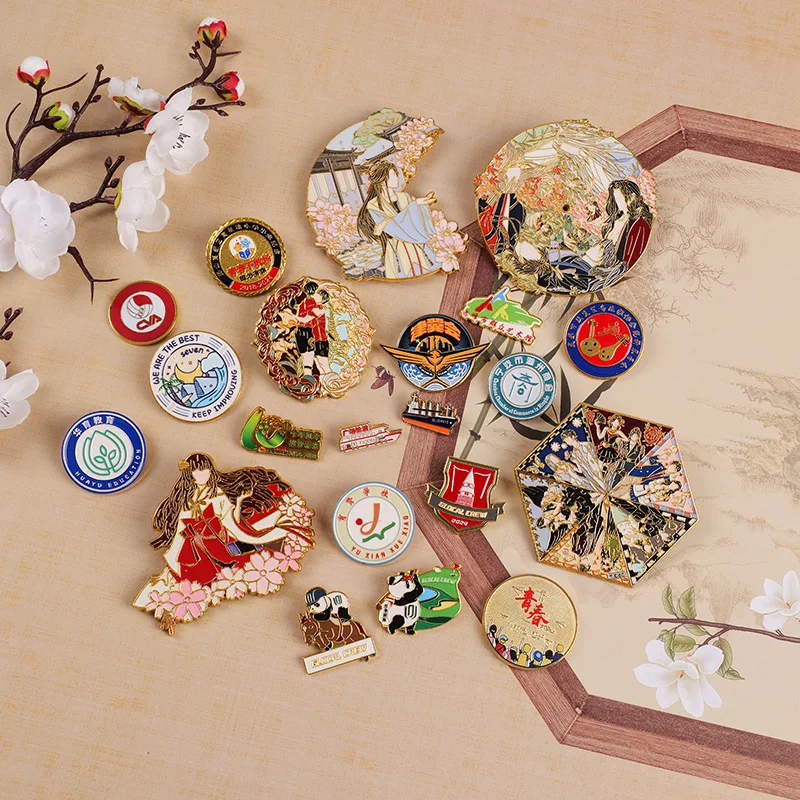 Factory Wholesale Metal Badges Custom Paint Imitation Enamel Retro Style Pins