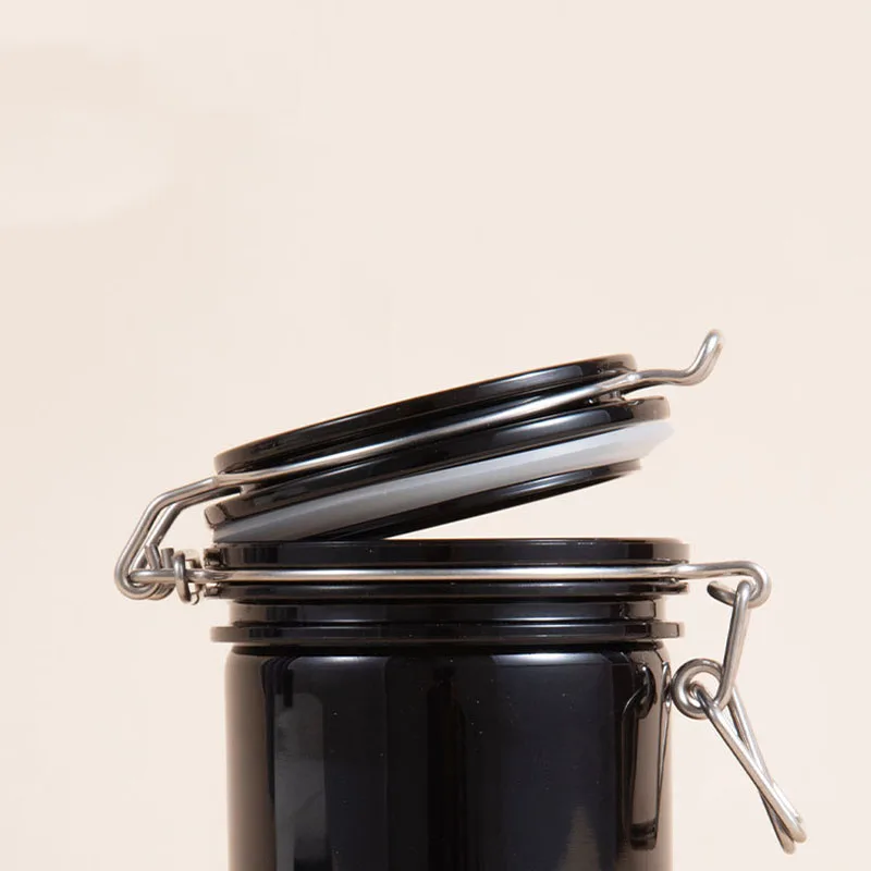 Spot 200ml Round Black Plastic Bottle Metal Buckle Leak-proof Sealed Jar Small Portable Mask Cream Packaging Bottle YGH1118