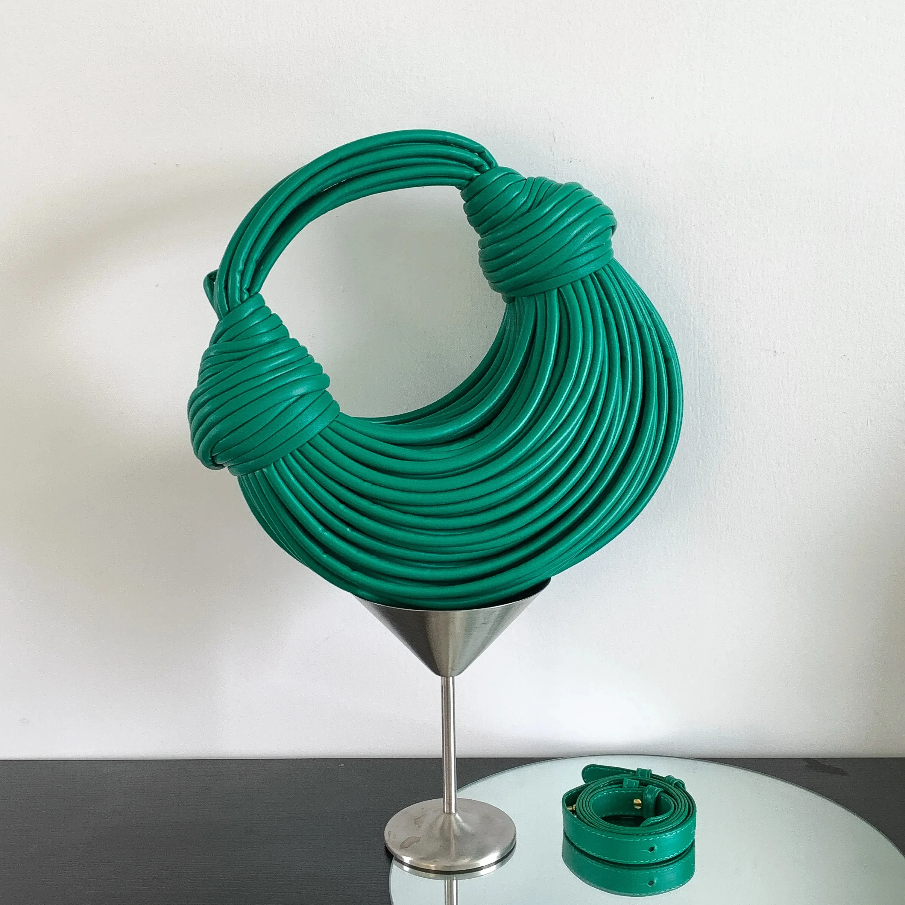 Handmade Designer 2024 new personalized Hobo Knot unique woven clutch handbag Croissant Bag for women