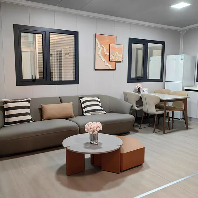 Customize 20ft 40ft Container Coffee Shop Bar Restaurant Rent Prefab Modular Container House Luxury Shipping Container House