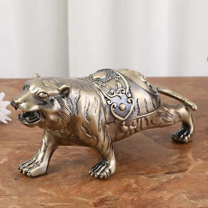Wholesale Retro Cigarette Smoking Ashtray Animal Statue Metal Car Ashtray Holder With Lid