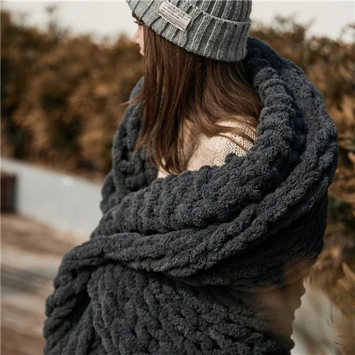 Wholesale Hot-Selling New Ins Handmade Woven Throws for Sofa Hand Knitted Chunky Chenille Blanket Fls