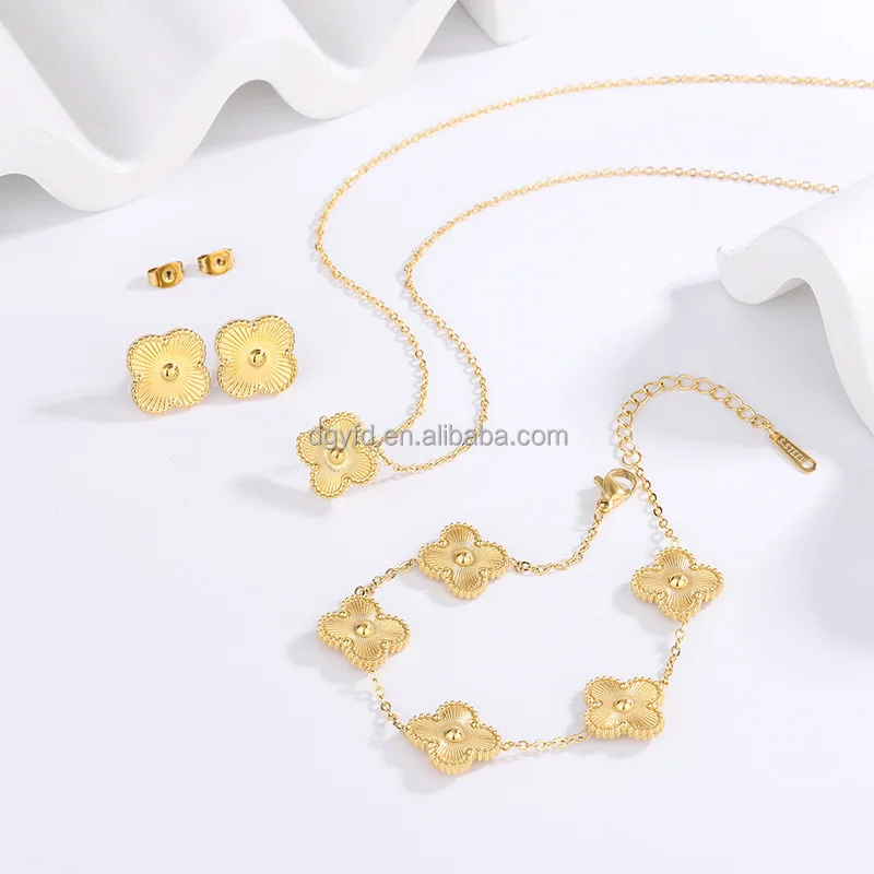 Wholesale Clover Necklace Stainless Steel 18K Gold Plated Sunray Clover Lucky Charm Choker Necklace Jewelry for Women