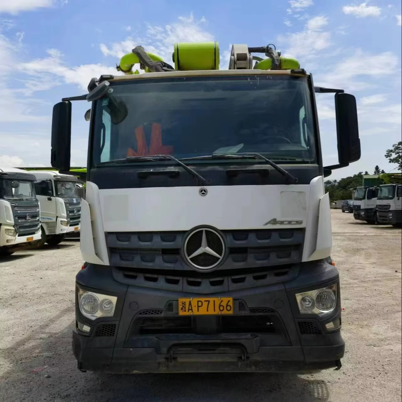 Zoomlion Used Equipment Concrete Pump Truck 21 Years Zoomlion Mer cedes Benz 56 Meter Diesel Coagulation Truck