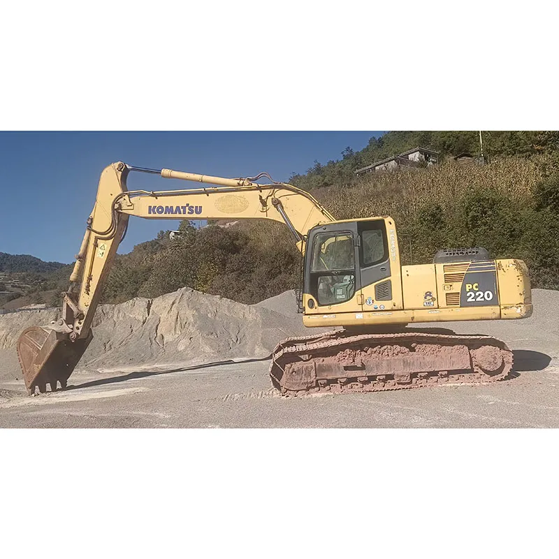 Сильный и хорошие рабочие komatsu PC220-8 гусеничный экскаватор подержанный машина для продажи